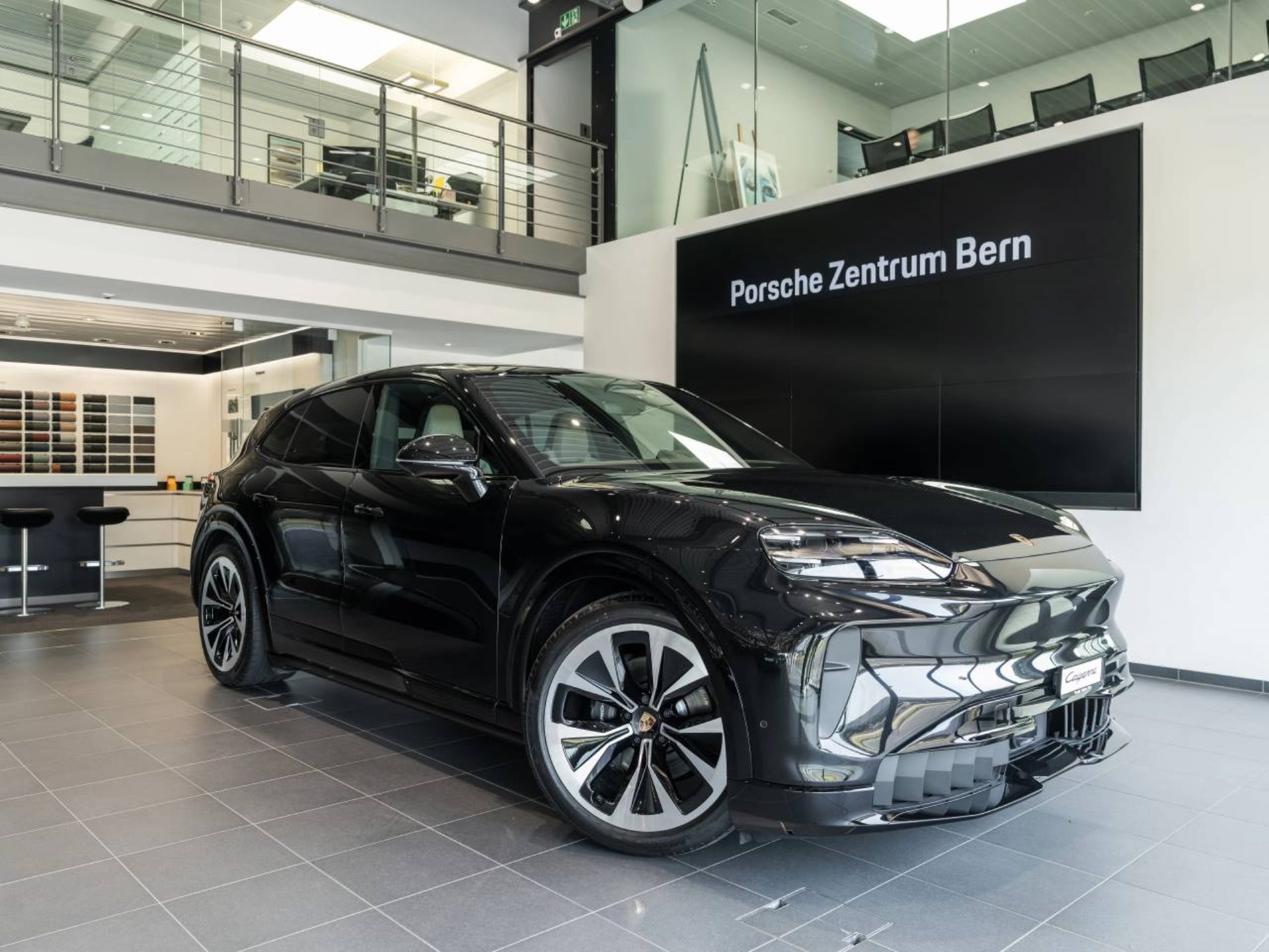 PORSCHE Cayenne Electric-image-0