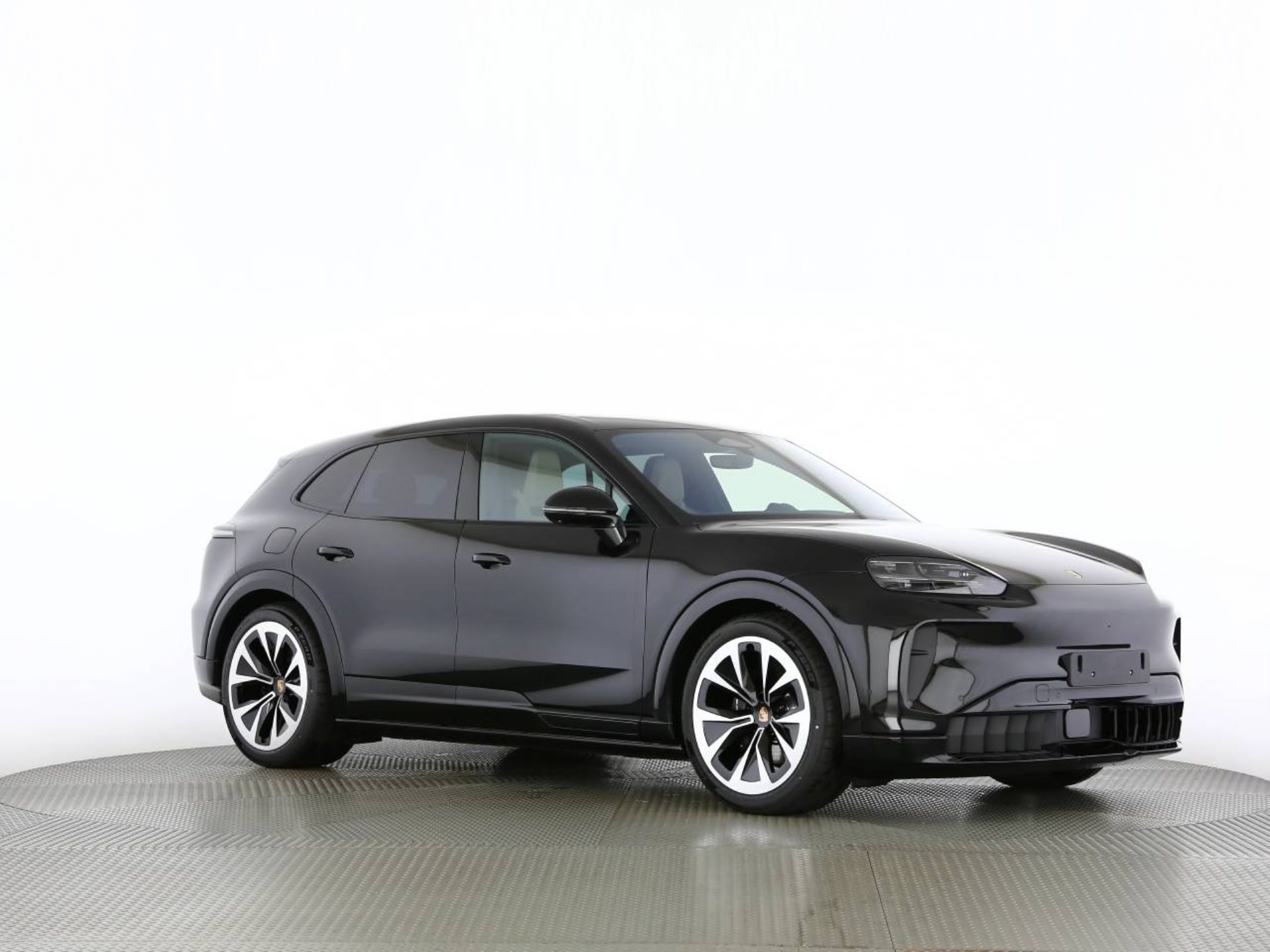 PORSCHE Cayenne Electric-image-21