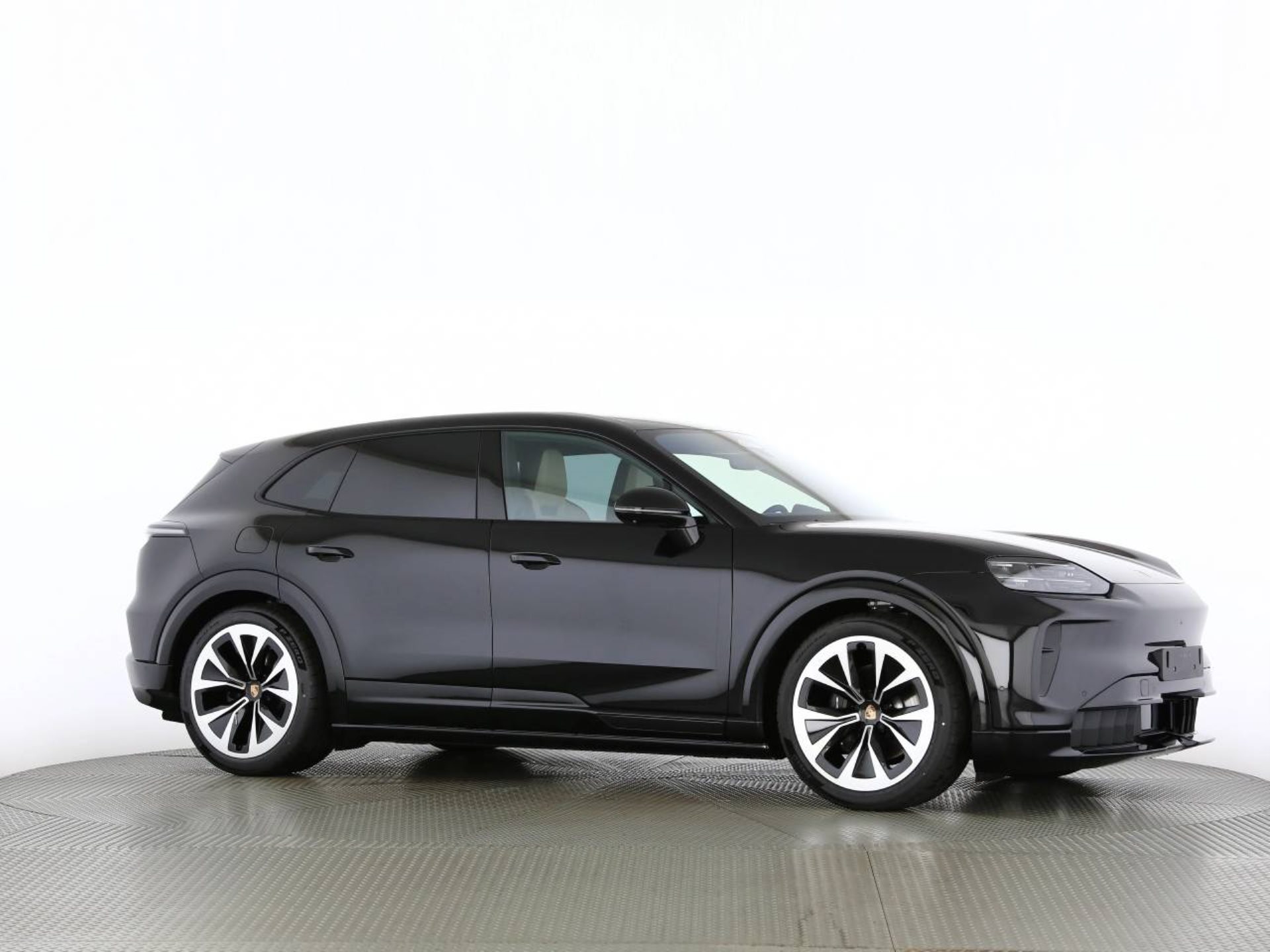 PORSCHE Cayenne Electric-image-22