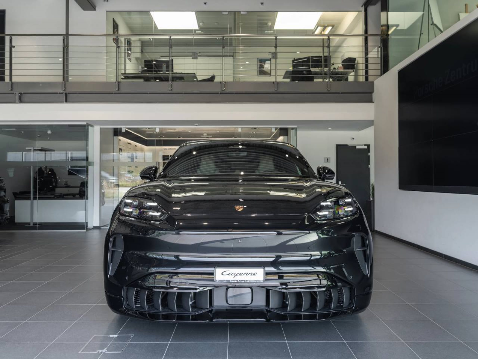 PORSCHE Cayenne Electric-image-9