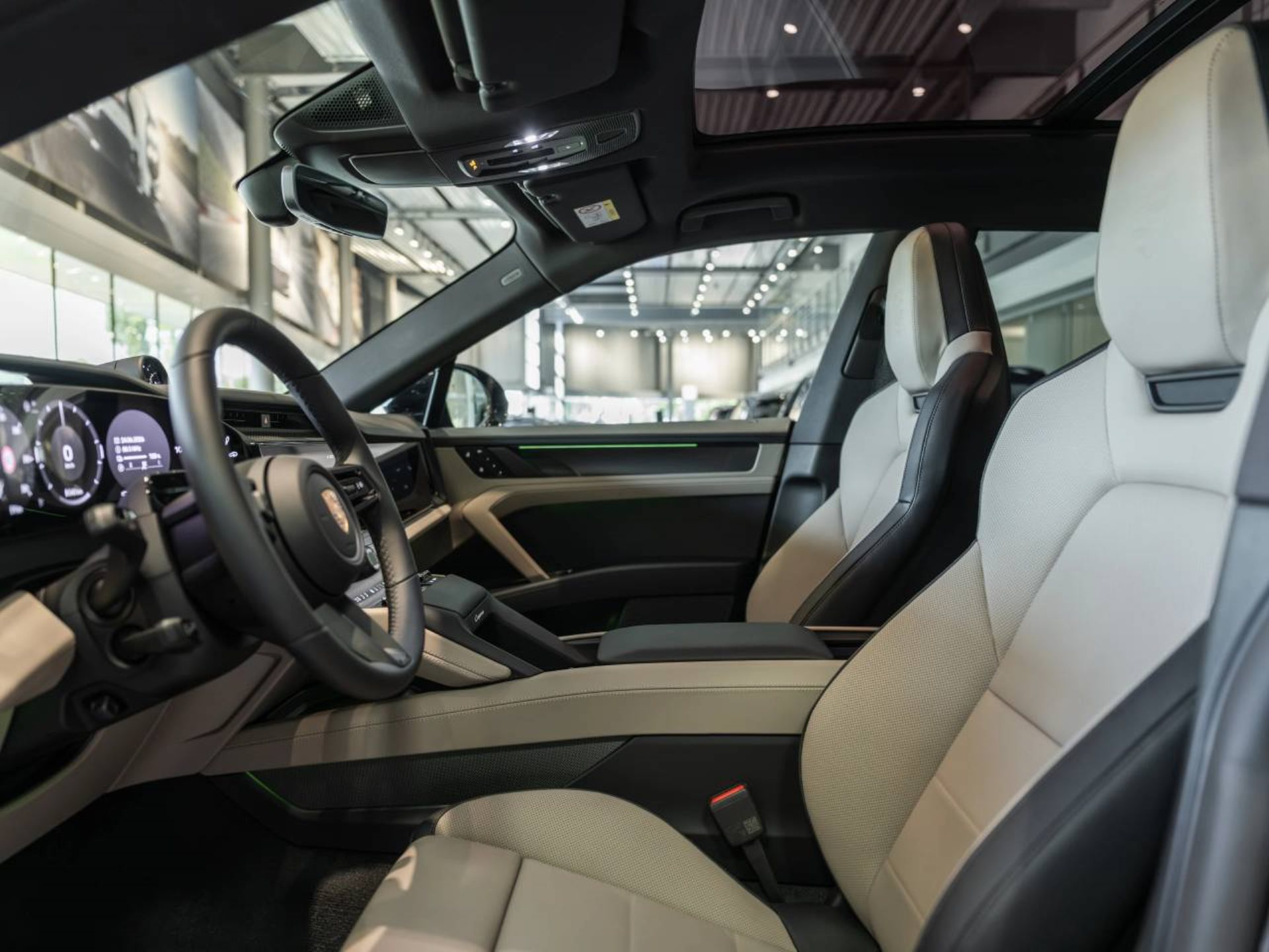 PORSCHE Cayenne Electric-image-3
