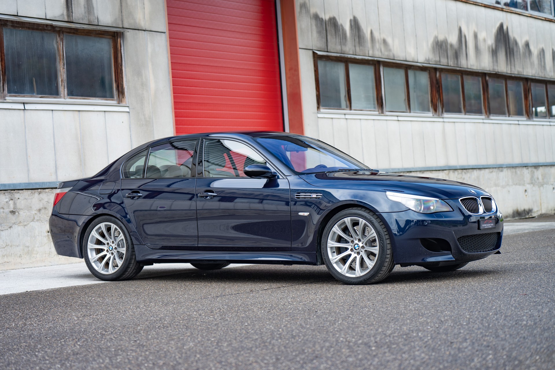 BMW M5 E60 5.0 V10-image-0