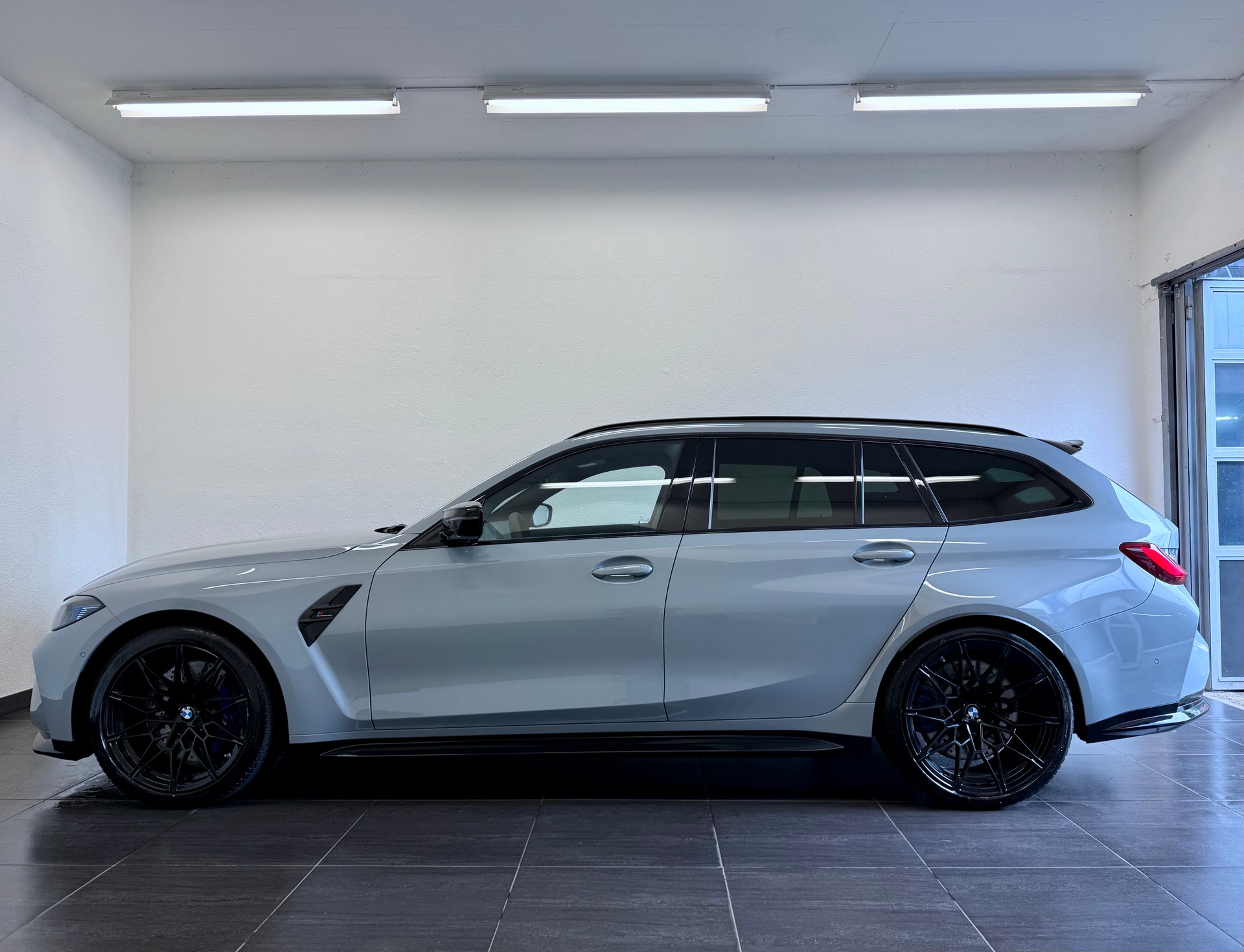 BMW M3 Touring xDrive Competition M LCI 530 PS "Brooklyn Grey"-image-7
