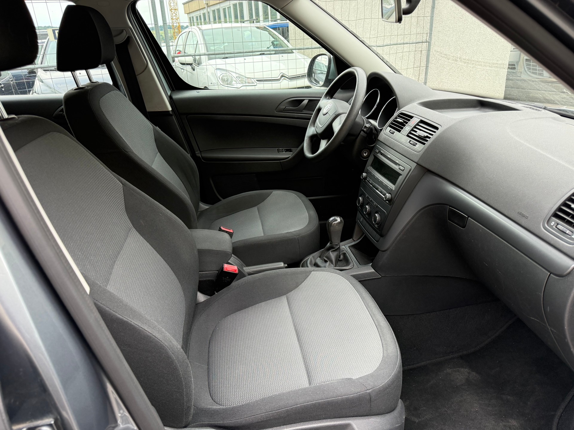 SKODA Yeti 1.2 TSI Elegance-image-5