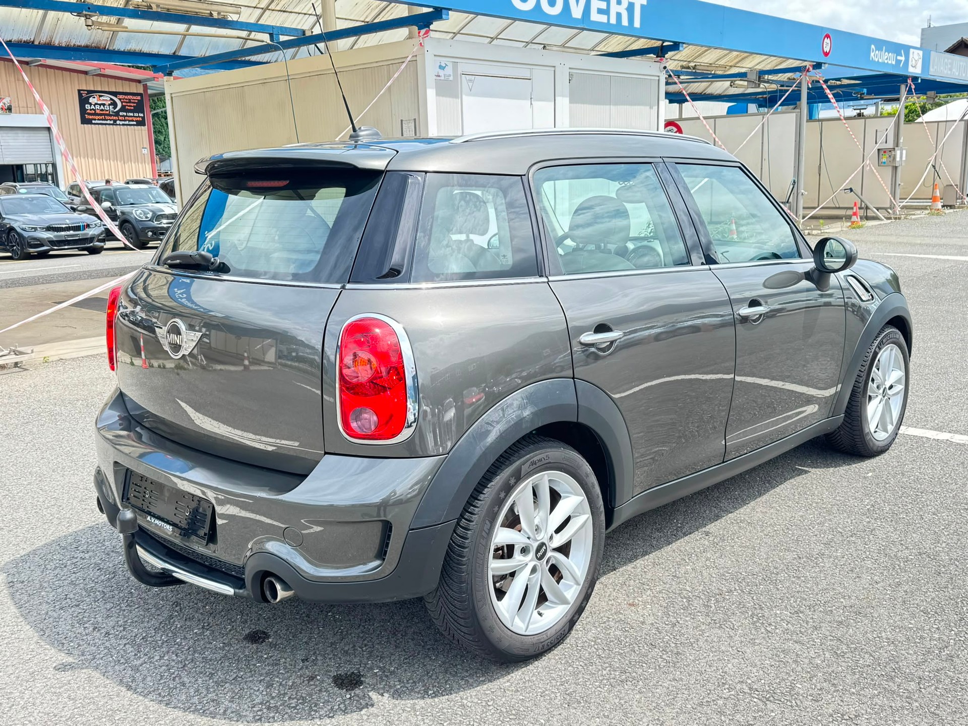 MINI Countryman Cooper S FWD Steptronic-image-3