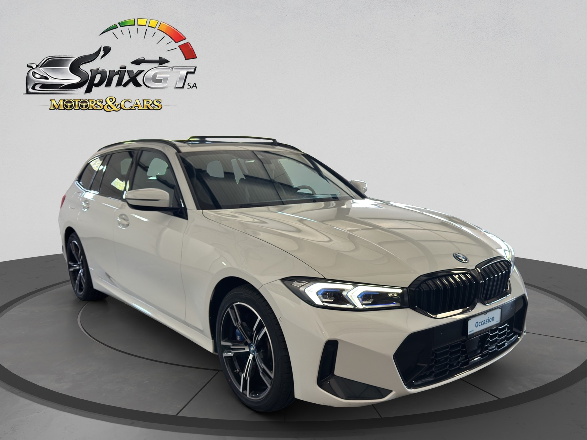 BMW 330e x DriveTouring Steptronic M Sport-image-6