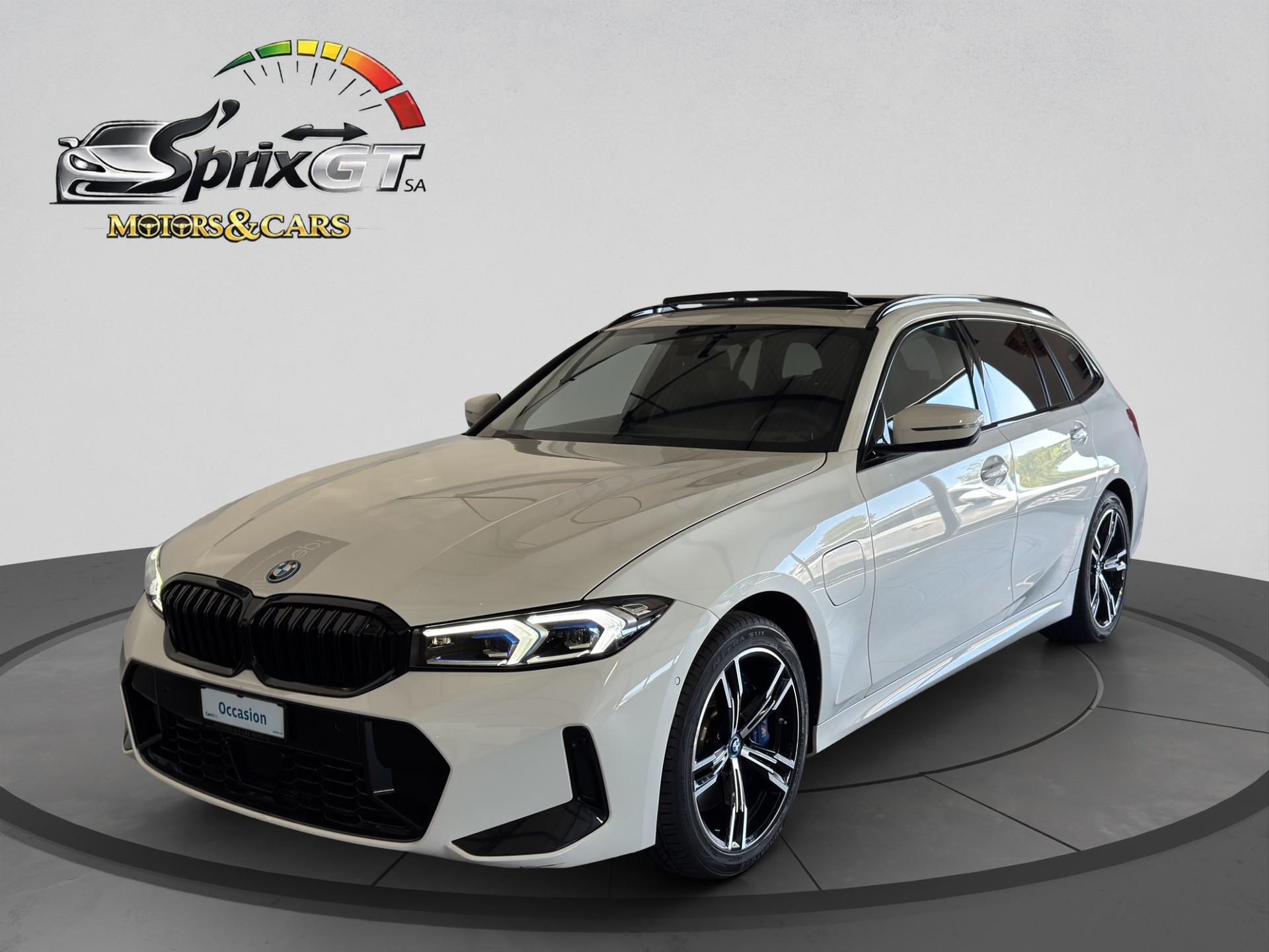 BMW 330e x DriveTouring Steptronic M Sport