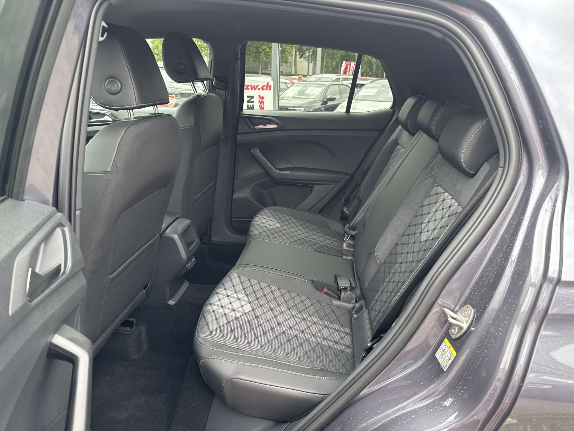 VW T-Cross 1.5 TSi EVO ACT R-Line DSG-Automat-image-6