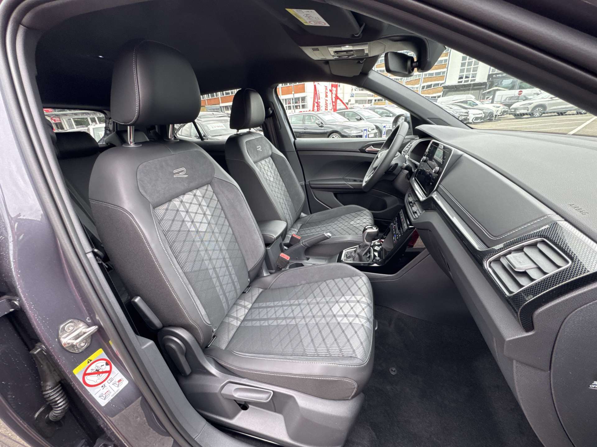 VW T-Cross 1.5 TSi EVO ACT R-Line DSG-Automat-image-12