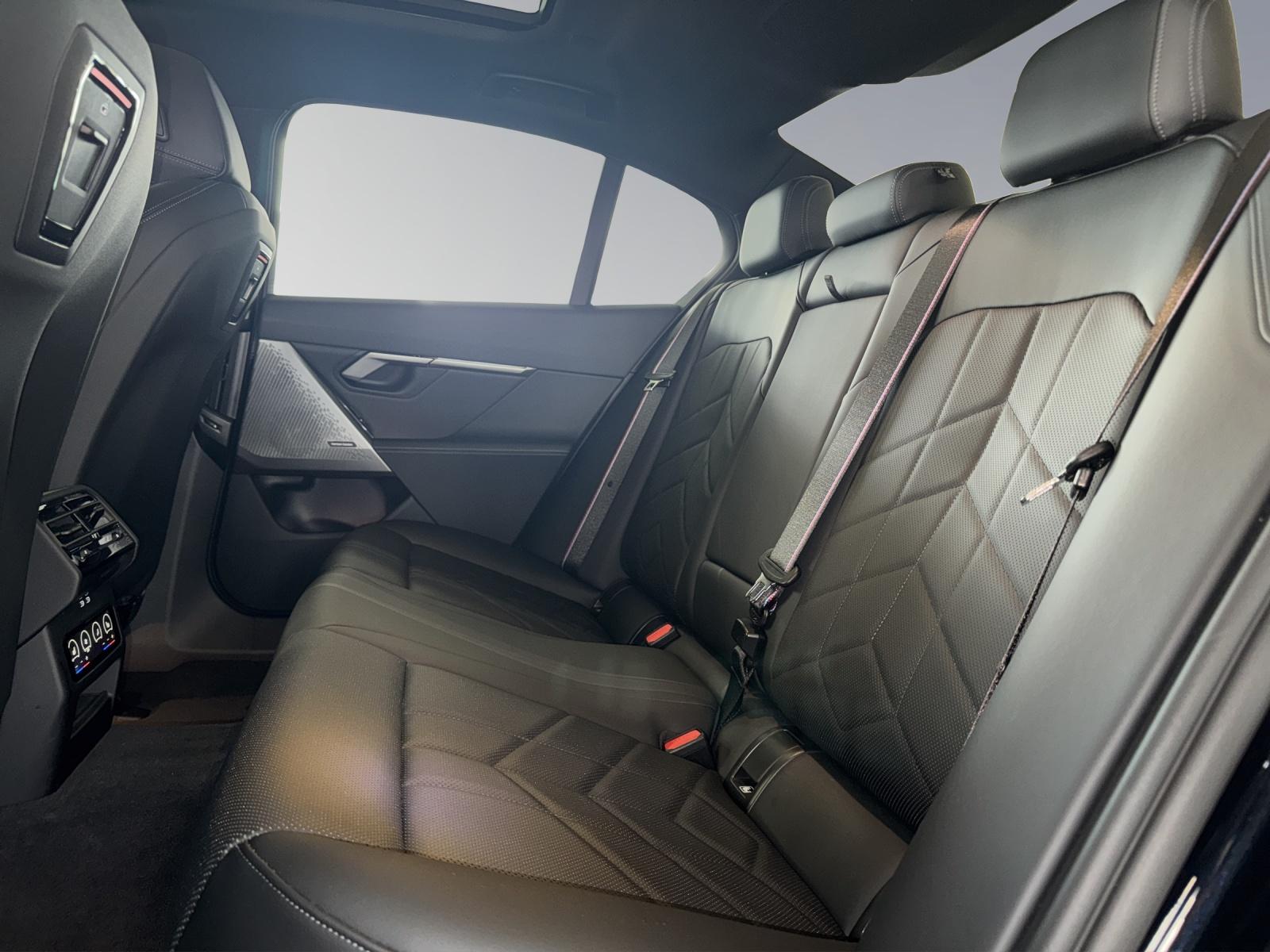 BMW 550e xDrive-image-9
