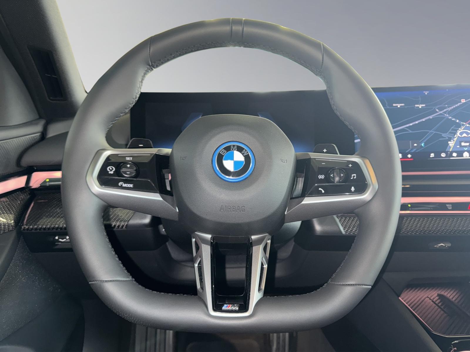 BMW 550e xDrive-image-11