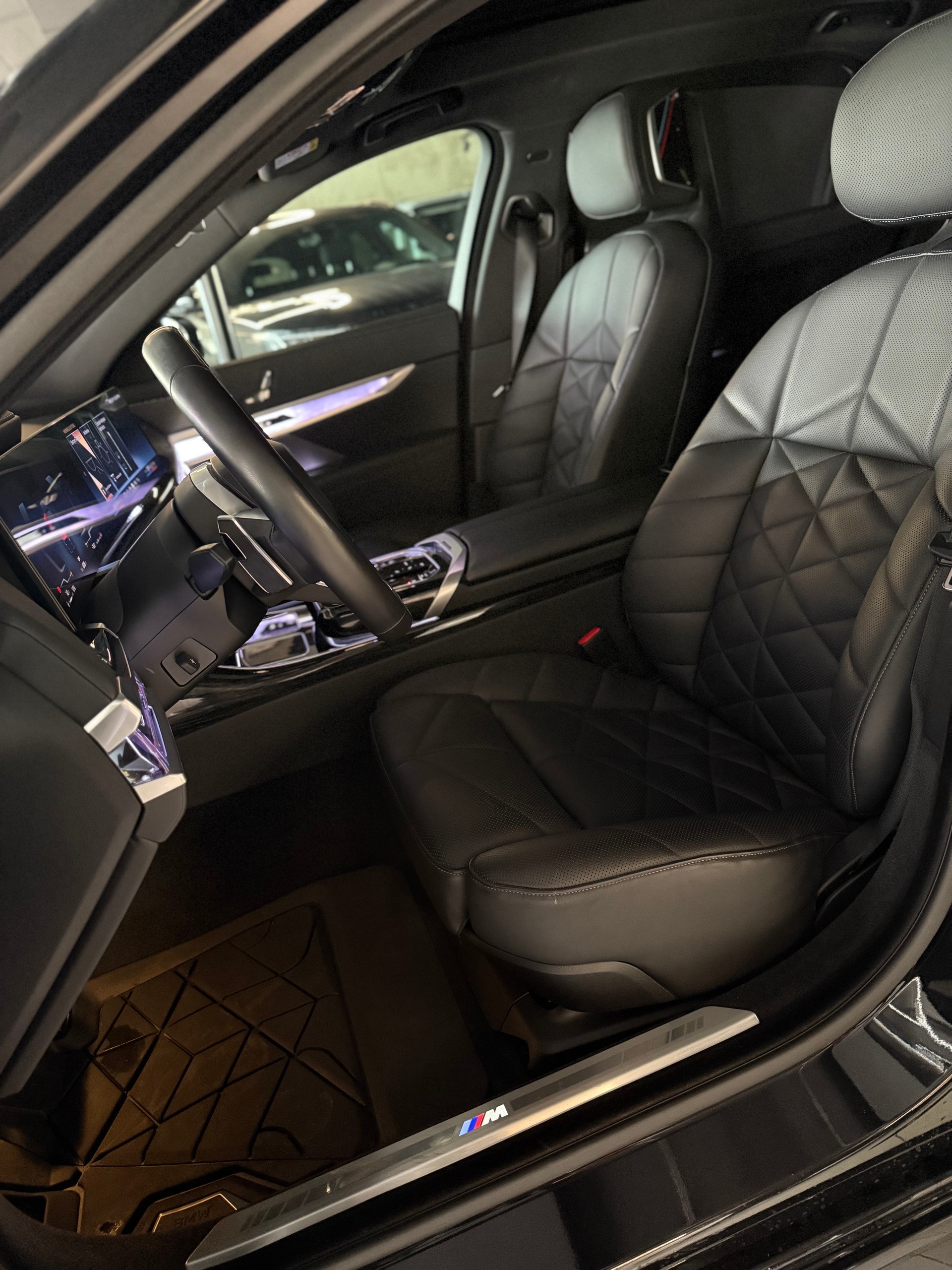 BMW 740d xDrive 48V M Sport Steptronic-image-5