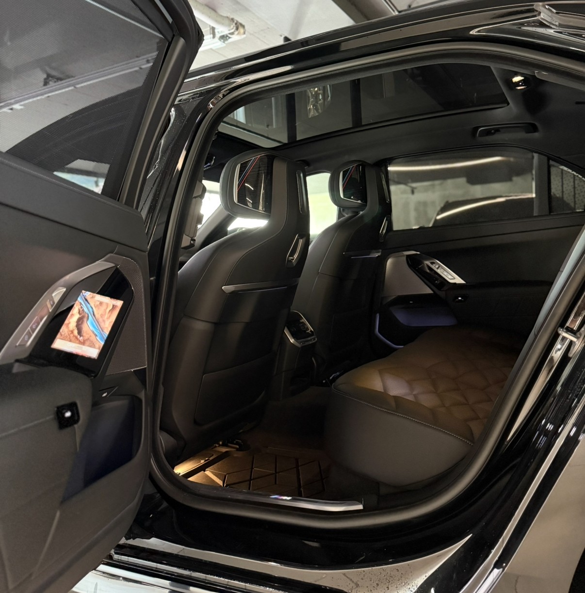 BMW 740d xDrive 48V M Sport Steptronic-image-6