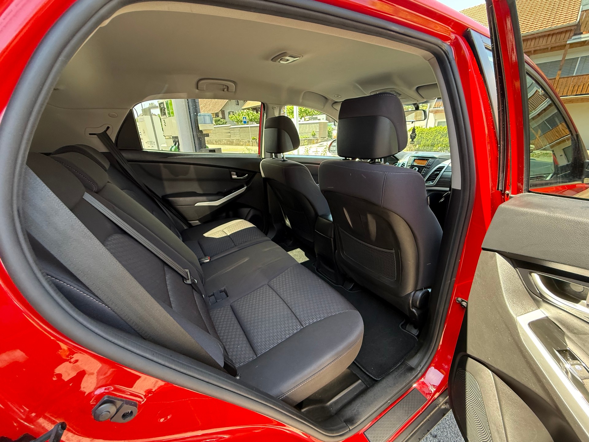 KGM-SsangYong Korando 2.0 e-XDI Cristal 2WD-image-9