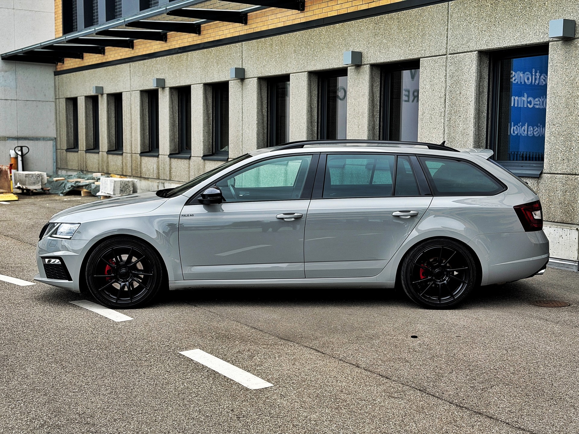 SKODA Octavia Combi 2.0 TDI RS 4x4 DSG-image-1