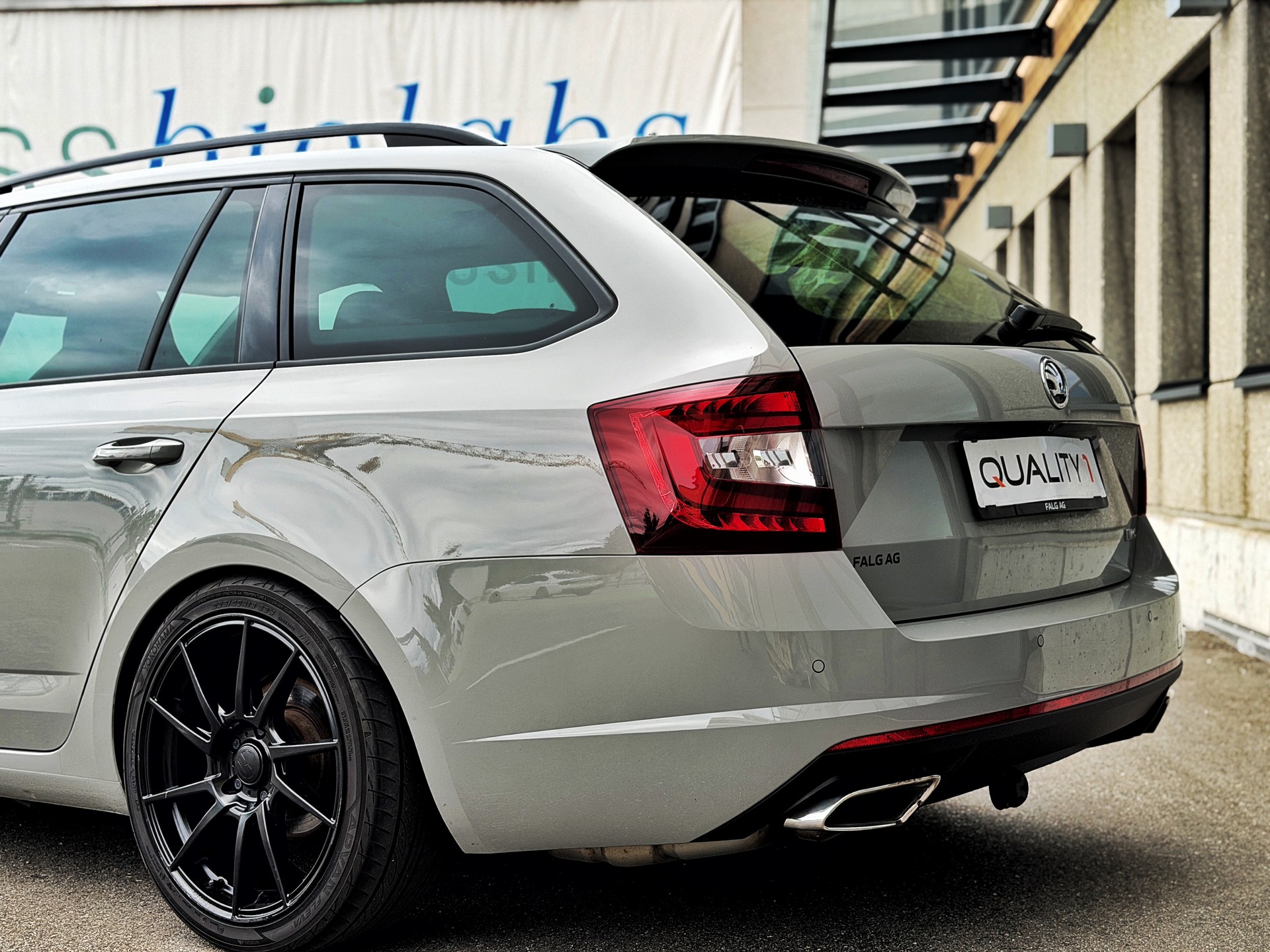 SKODA Octavia Combi 2.0 TDI RS 4x4 DSG-image-11