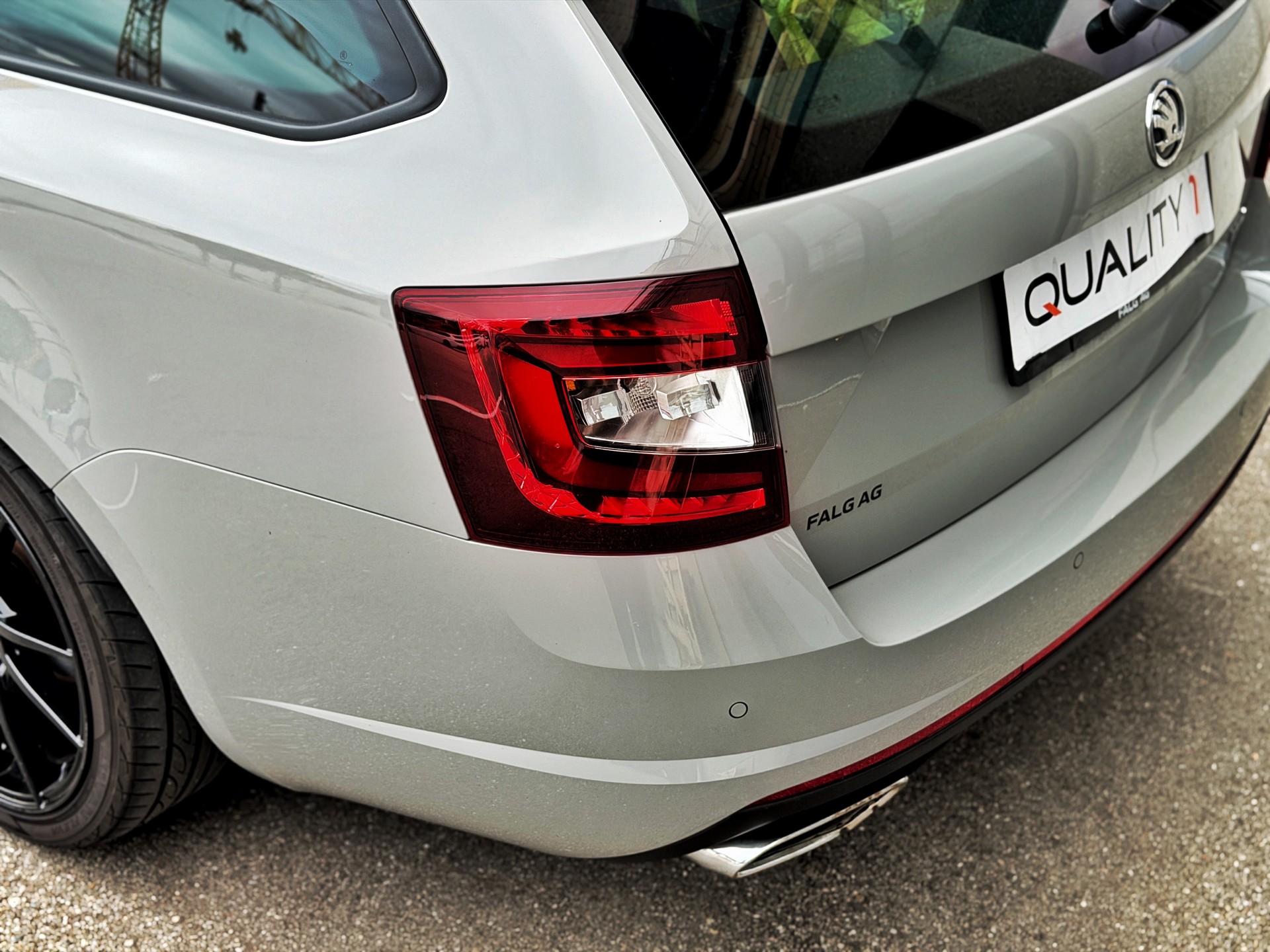 SKODA Octavia Combi 2.0 TDI RS 4x4 DSG-image-12