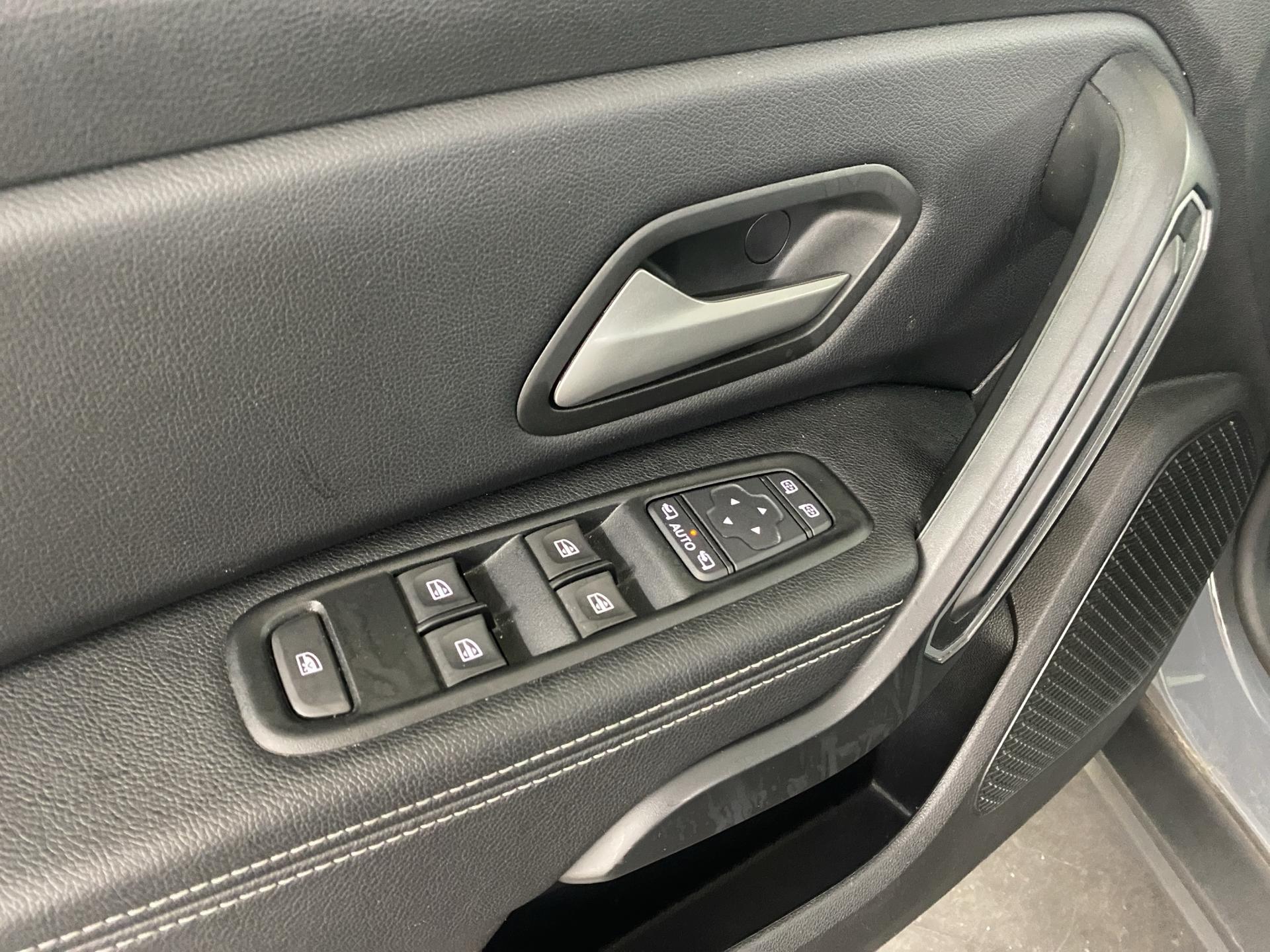 DACIA Duster TCe 150 Journey+ 4x4-image-18