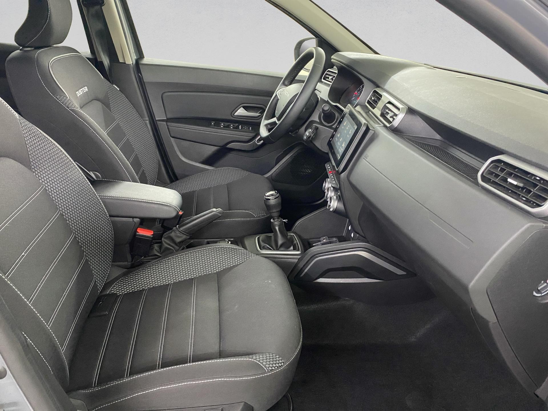 DACIA Duster TCe 150 Journey+ 4x4-image-16