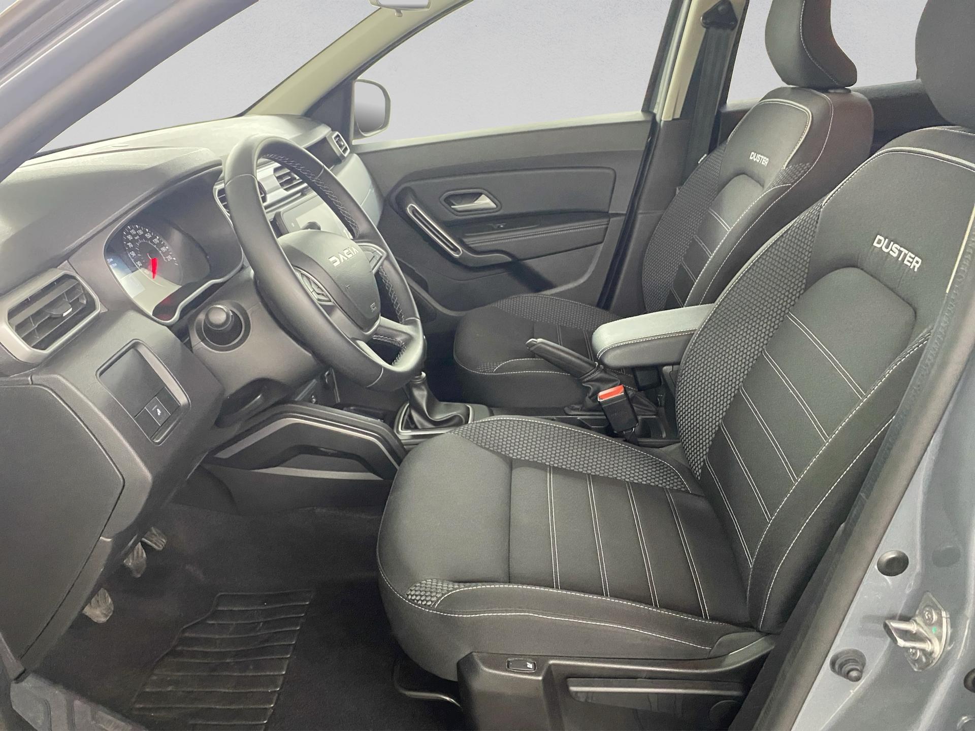 DACIA Duster TCe 150 Journey+ 4x4-image-8