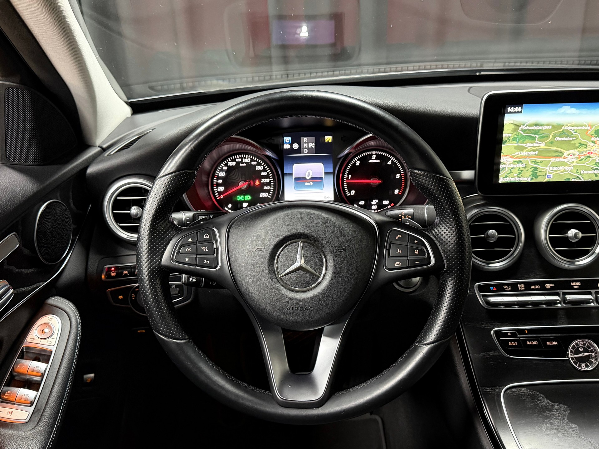 MERCEDES-BENZ C 250 BlueTEC Avantgarde 4Matic 7G-Tronic-image-18