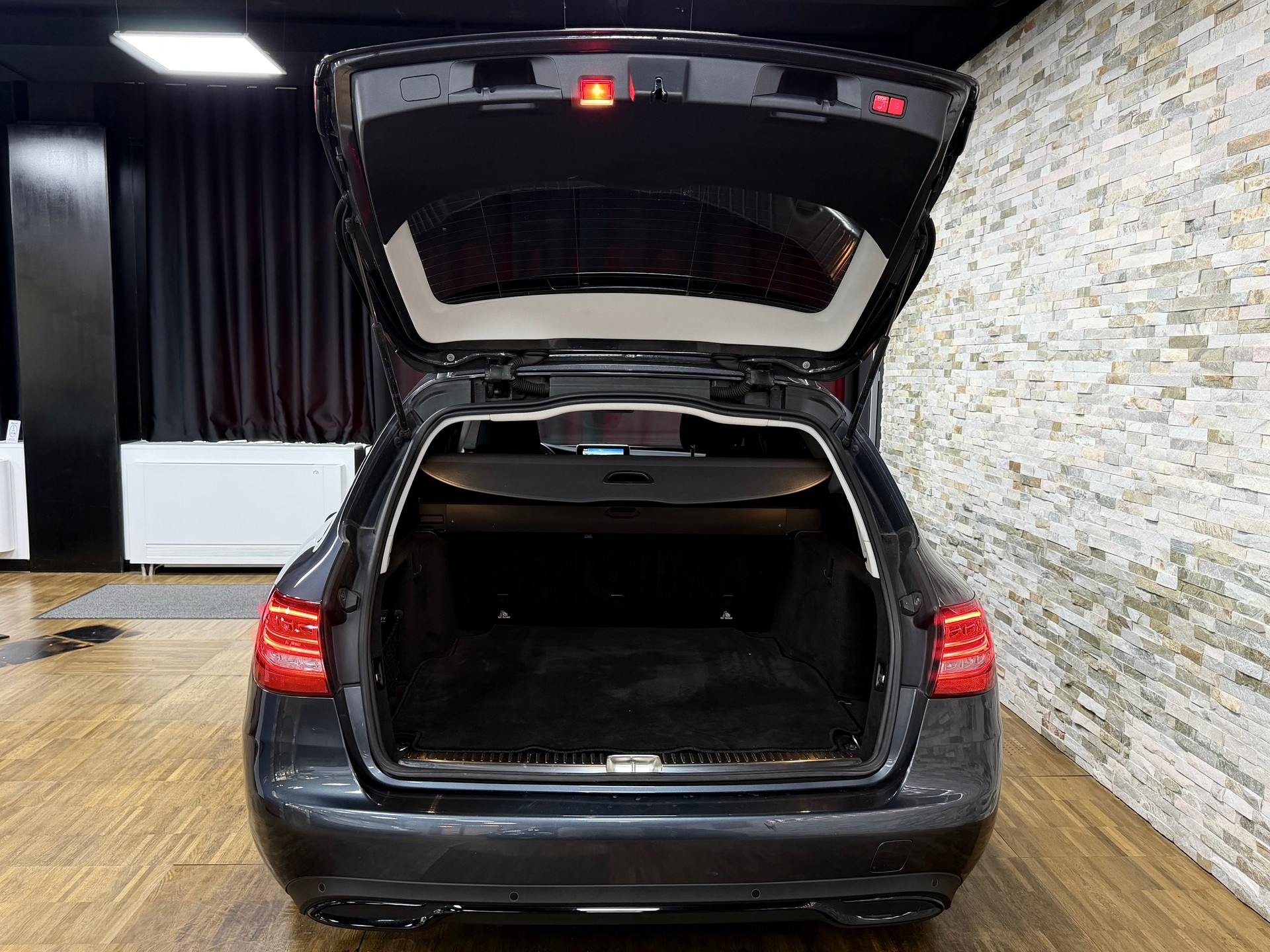 MERCEDES-BENZ C 250 BlueTEC Avantgarde 4Matic 7G-Tronic-image-27