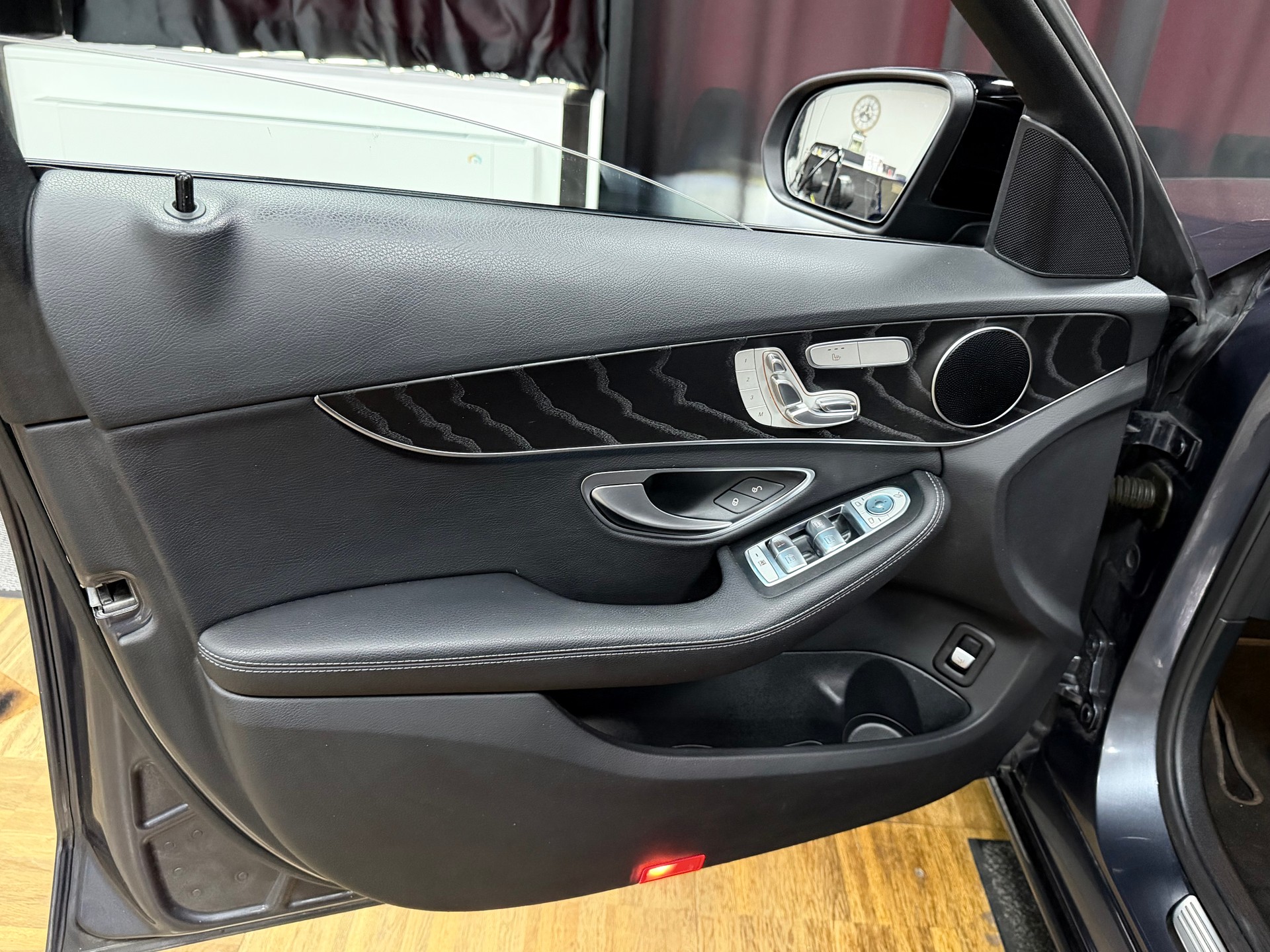 MERCEDES-BENZ C 250 BlueTEC Avantgarde 4Matic 7G-Tronic-image-11