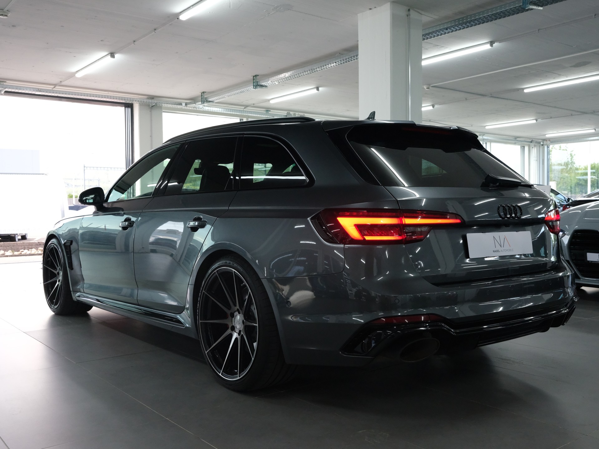 AUDI RS4 Avant 2.9 TFSI quattro tiptronic *Aversus Felgen* *RS-Performance* *360 Kamera*-image-4