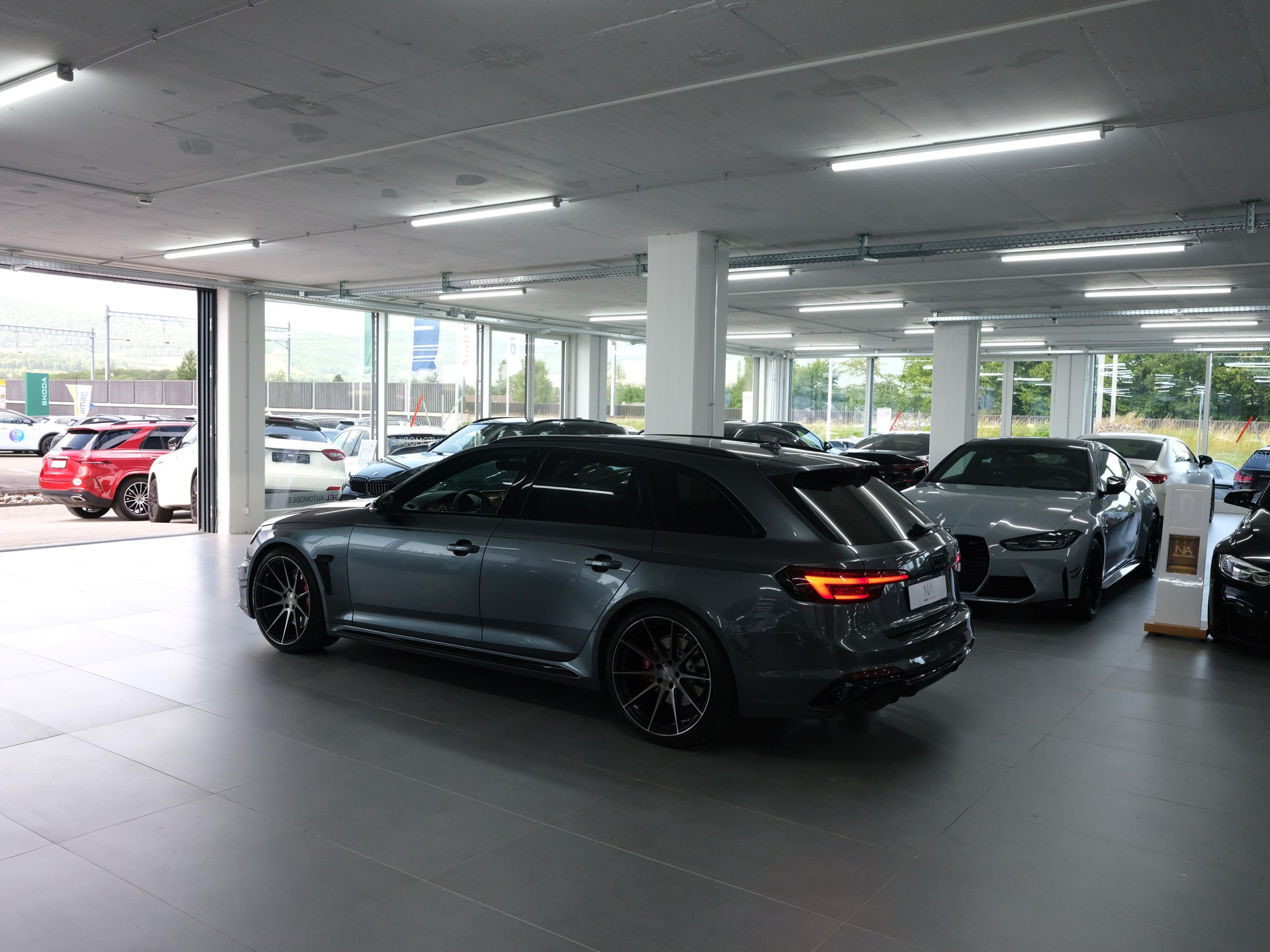 AUDI RS4 Avant 2.9 TFSI quattro tiptronic *Aversus Felgen* *RS-Performance* *360 Kamera*-image-11