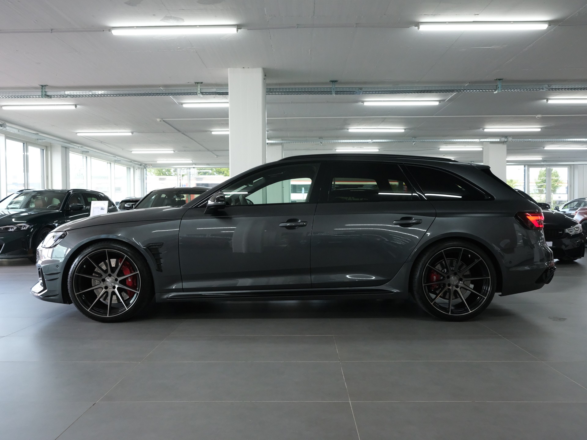 AUDI RS4 Avant 2.9 TFSI quattro tiptronic *Aversus Felgen* *RS-Performance* *360 Kamera*-image-5
