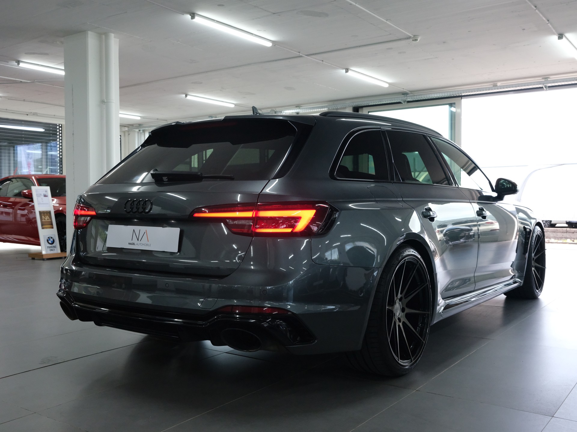 AUDI RS4 Avant 2.9 TFSI quattro tiptronic *Aversus Felgen* *RS-Performance* *360 Kamera*-image-2