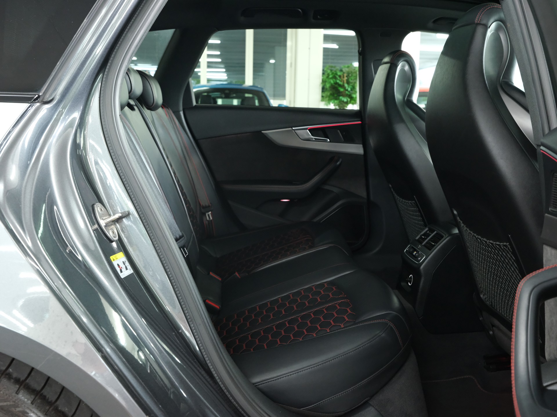AUDI RS4 Avant 2.9 TFSI quattro tiptronic *Aversus Felgen* *RS-Performance* *360 Kamera*-image-14