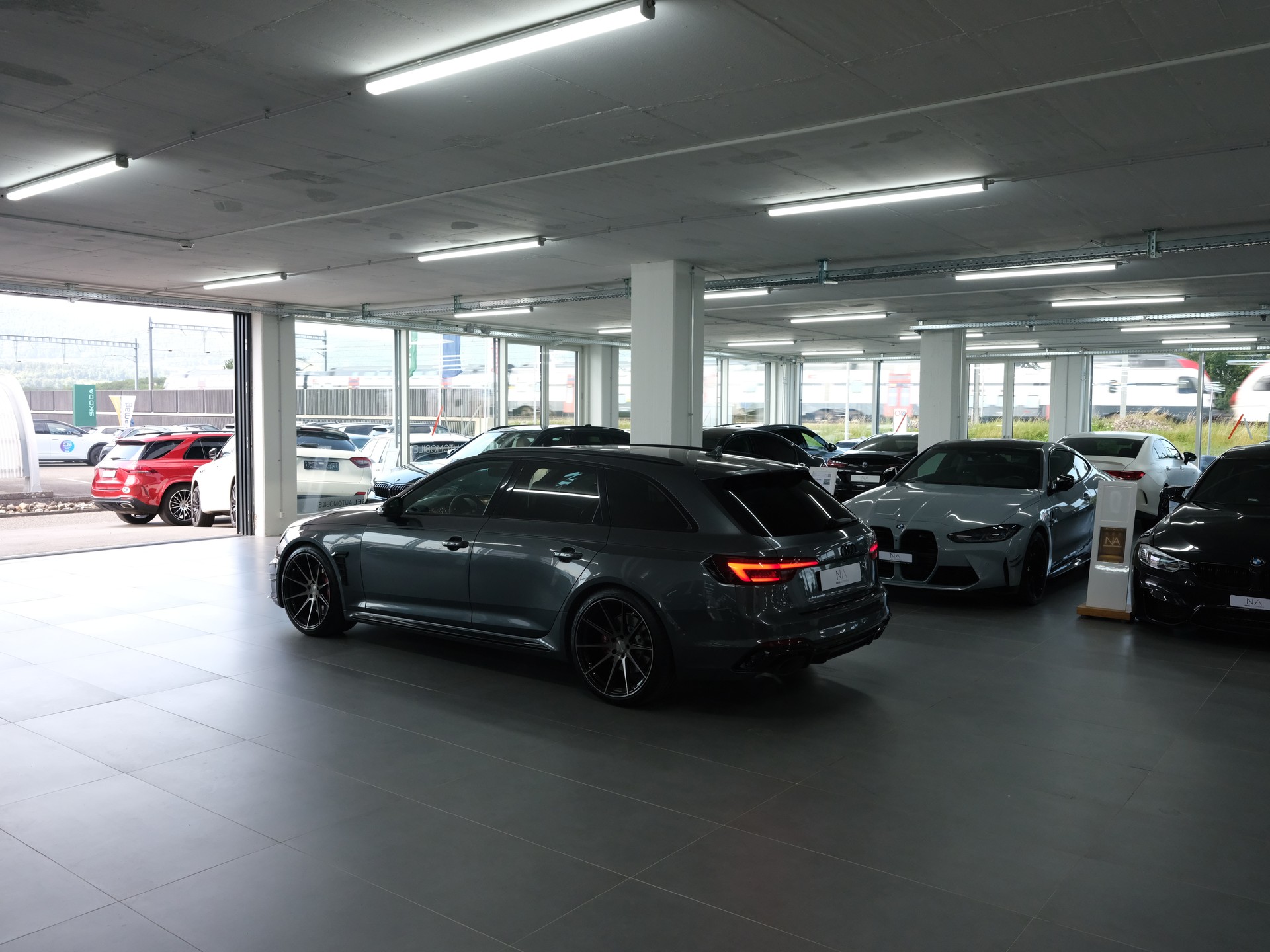 AUDI RS4 Avant 2.9 TFSI quattro tiptronic *Aversus Felgen* *RS-Performance* *360 Kamera*-image-12