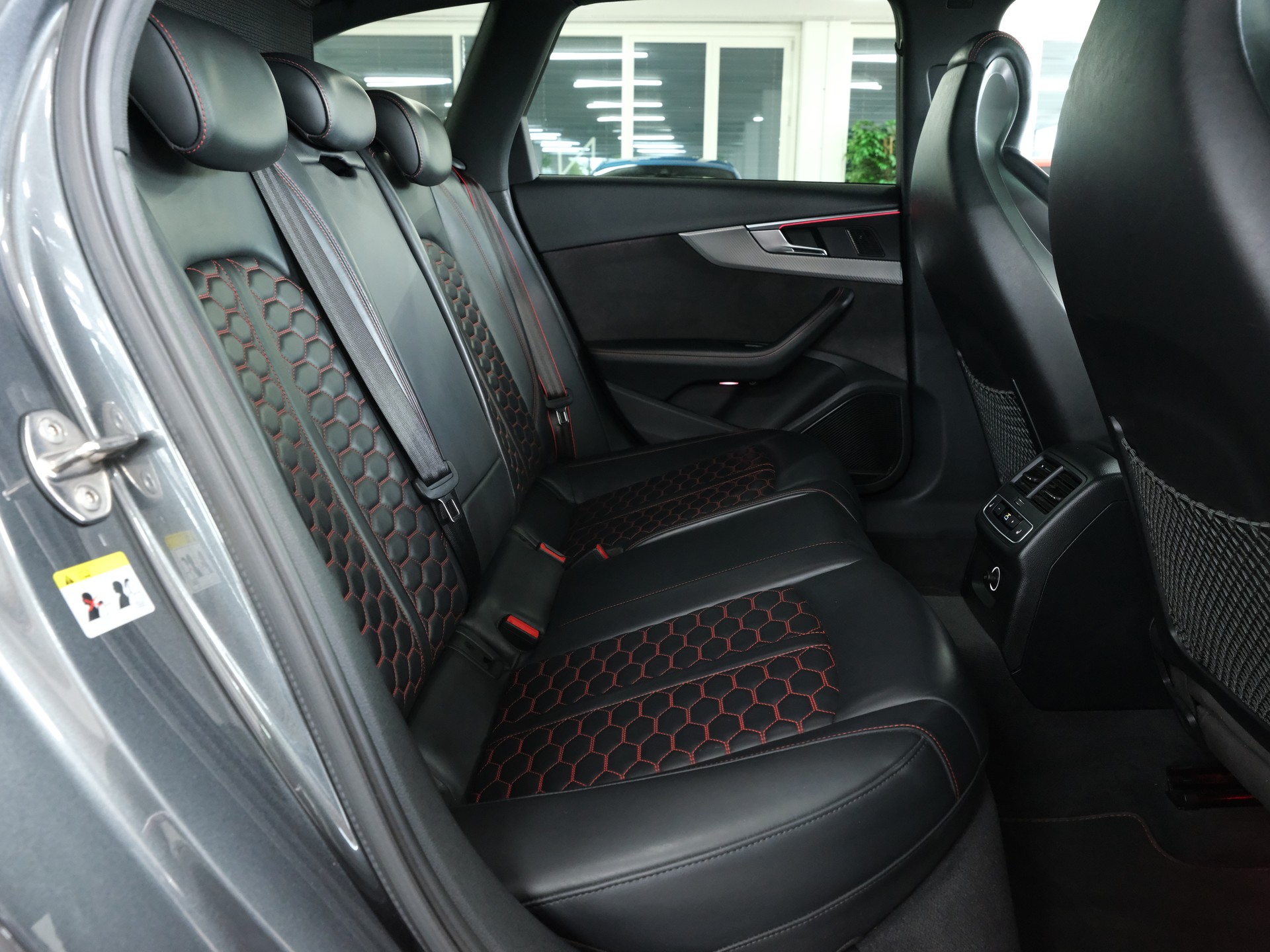 AUDI RS4 Avant 2.9 TFSI quattro tiptronic *Aversus Felgen* *RS-Performance* *360 Kamera*-image-15