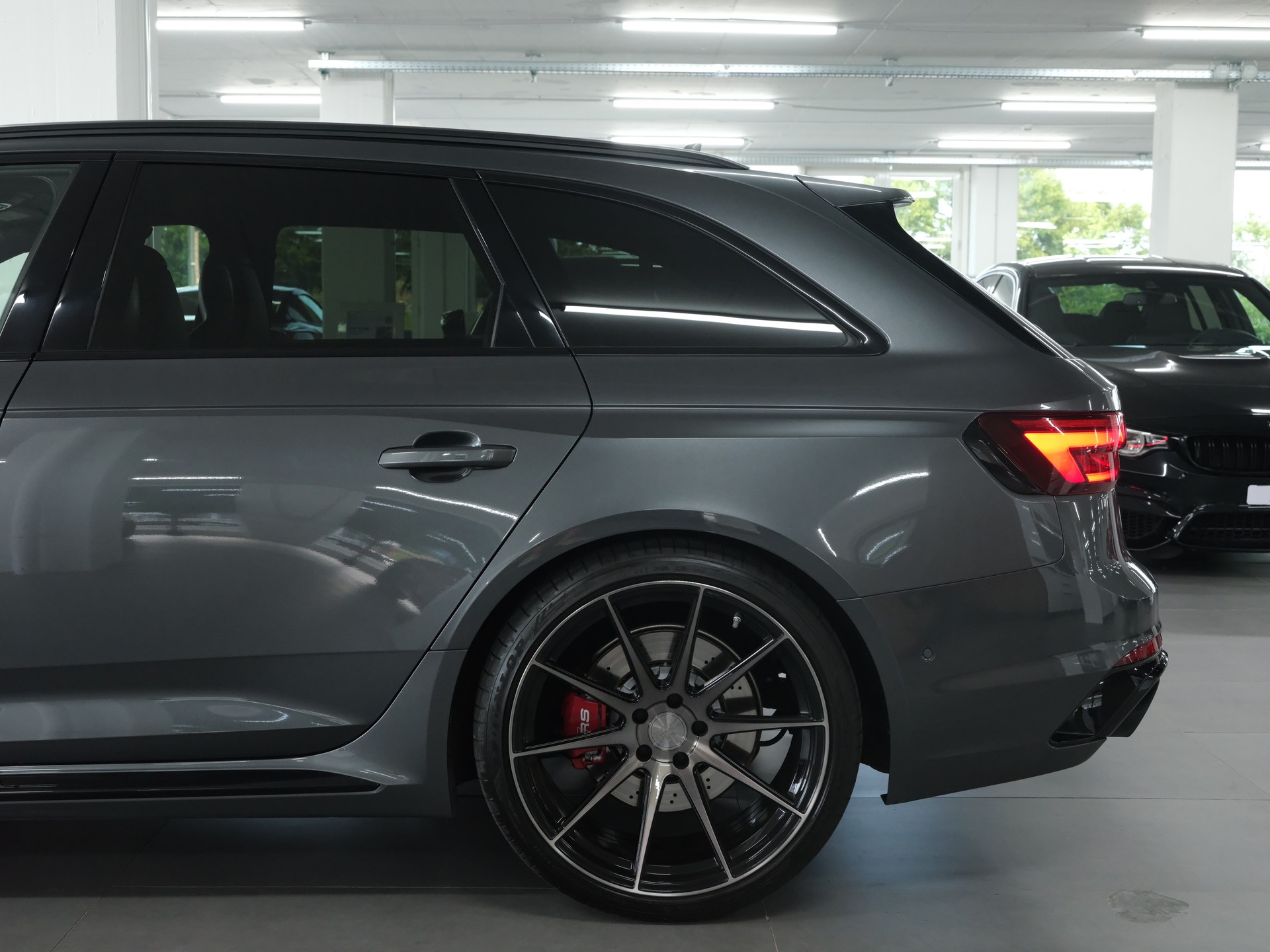 AUDI RS4 Avant 2.9 TFSI quattro tiptronic *Aversus Felgen* *RS-Performance* *360 Kamera*-image-10