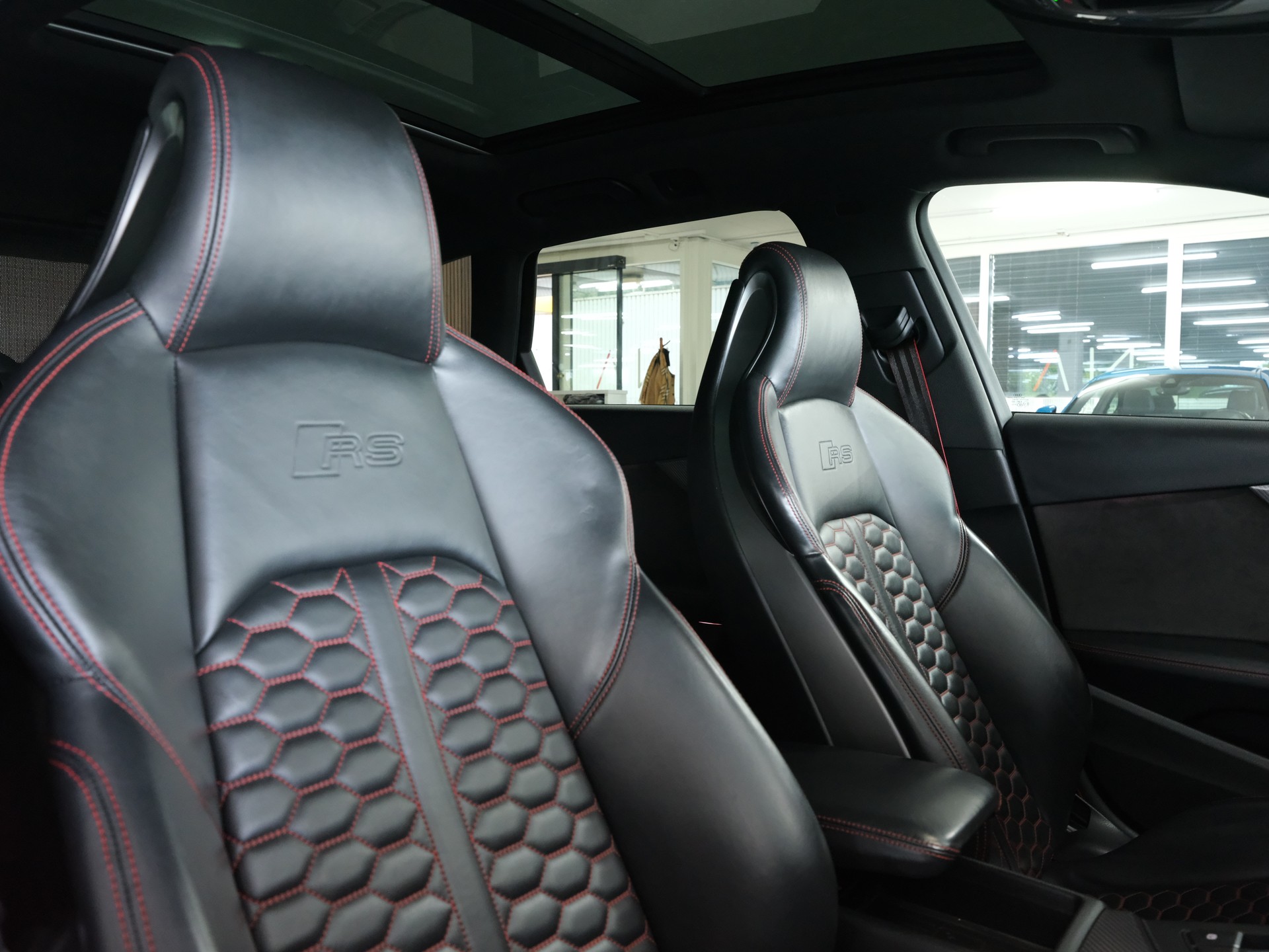 AUDI RS4 Avant 2.9 TFSI quattro tiptronic *Aversus Felgen* *RS-Performance* *360 Kamera*-image-20