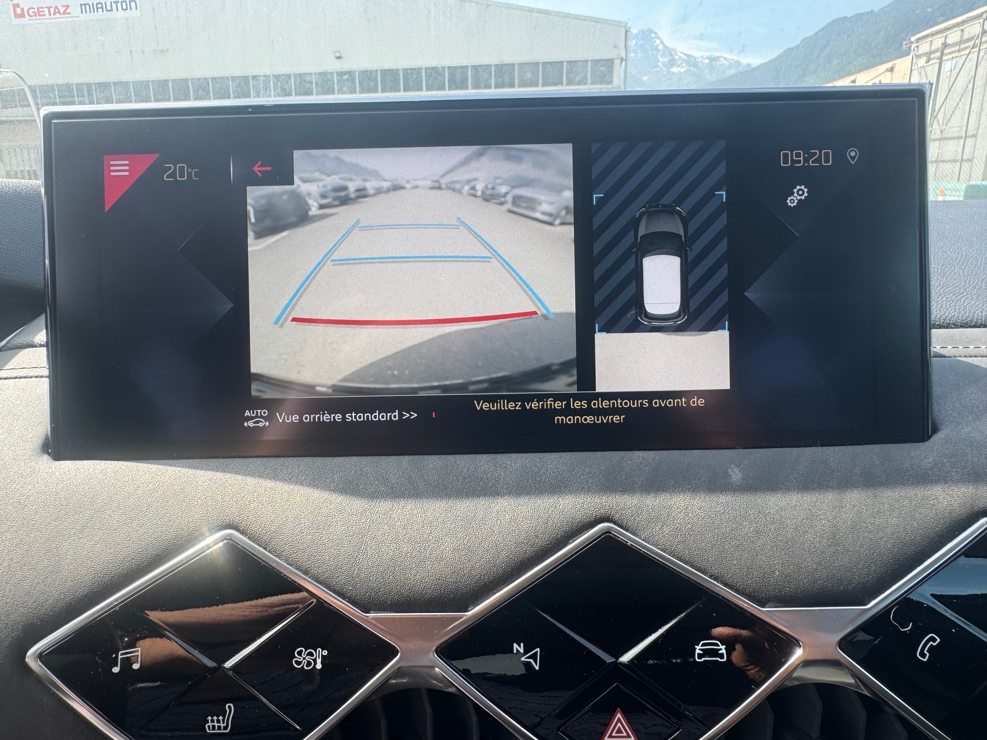 DS AUTOMOBILES DS 3 Crossback 1.2 PureTech SO Chic EAT8-image-25