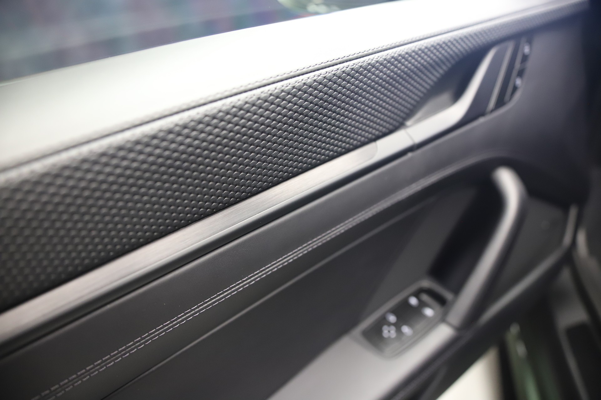 PORSCHE 911 GT3 Touring PDK-image-9