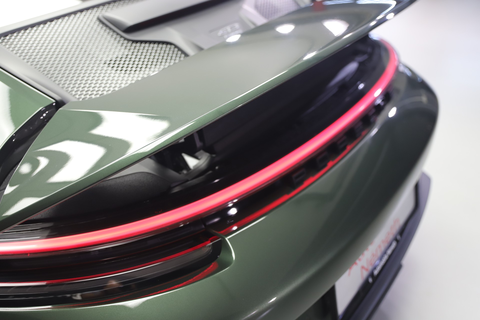 PORSCHE 911 GT3 Touring PDK-image-5