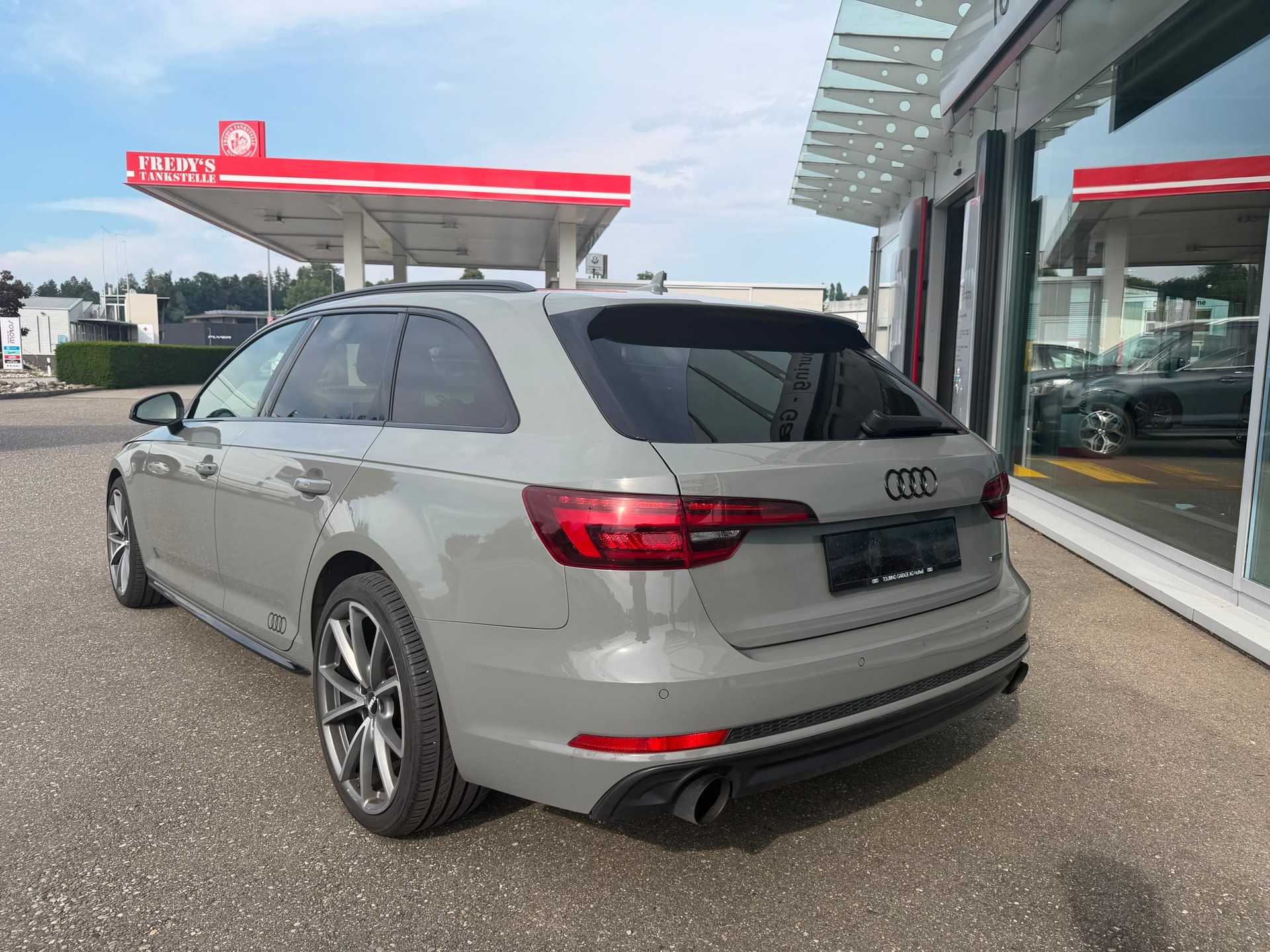 AUDI A4 Avant 2.0 TFSI Sport quattro S-tronic-image-2