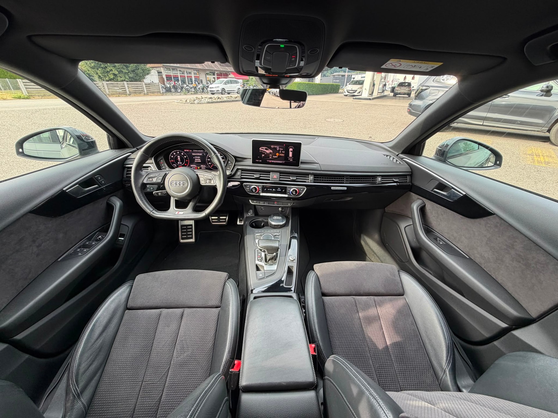 AUDI A4 Avant 2.0 TFSI Sport quattro S-tronic-image-21