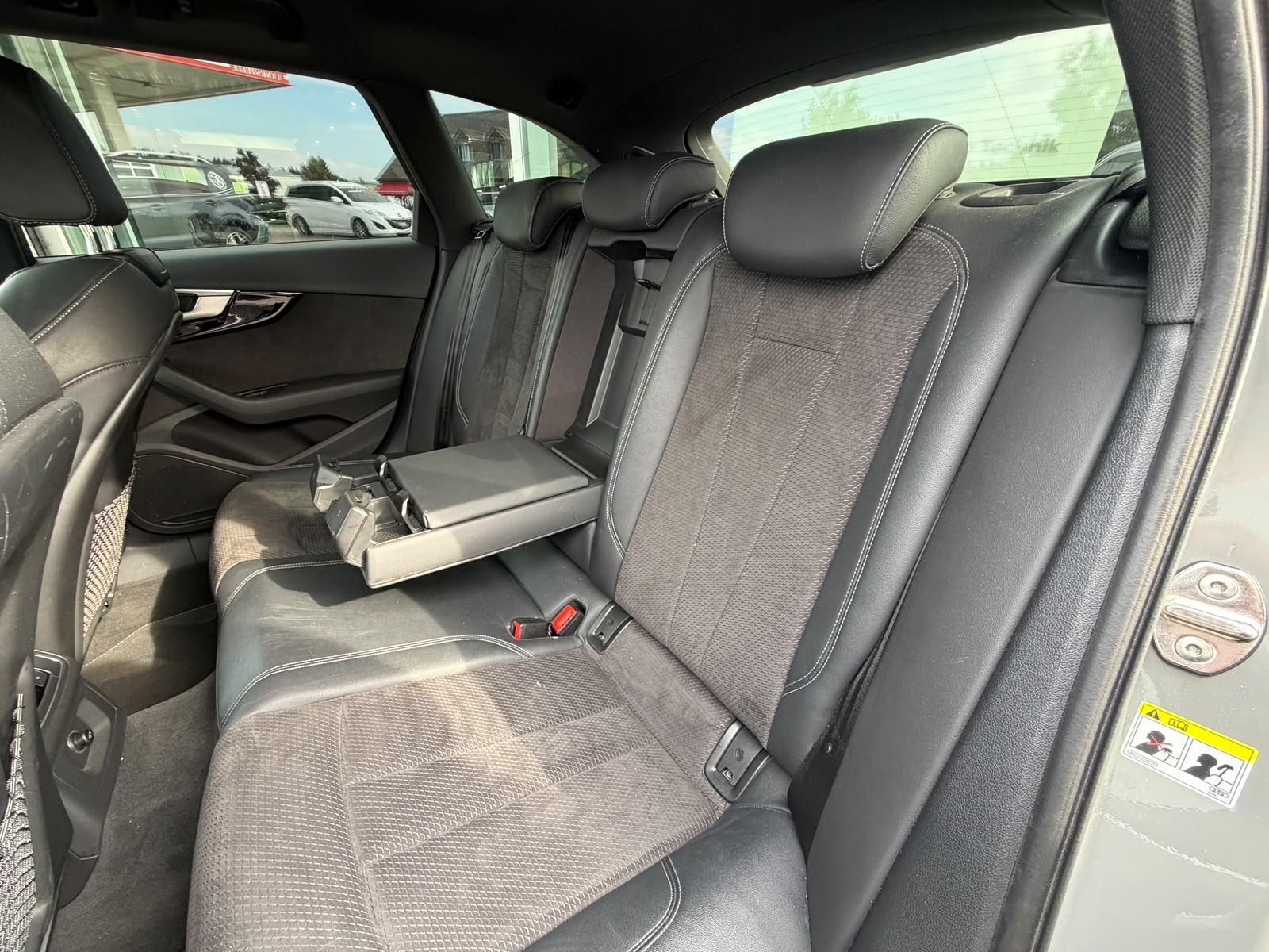 AUDI A4 Avant 2.0 TFSI Sport quattro S-tronic-image-24