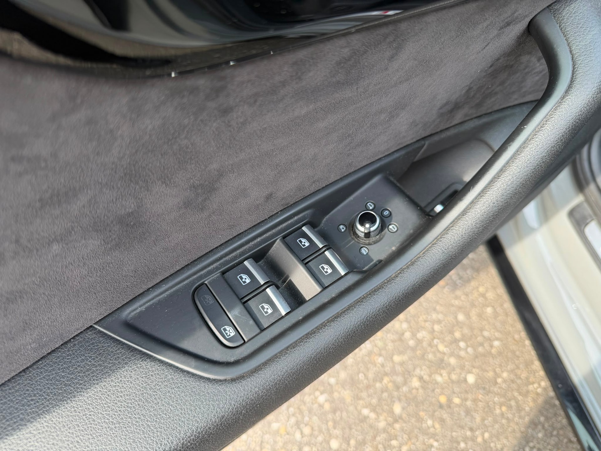 AUDI A4 Avant 2.0 TFSI Sport quattro S-tronic-image-12