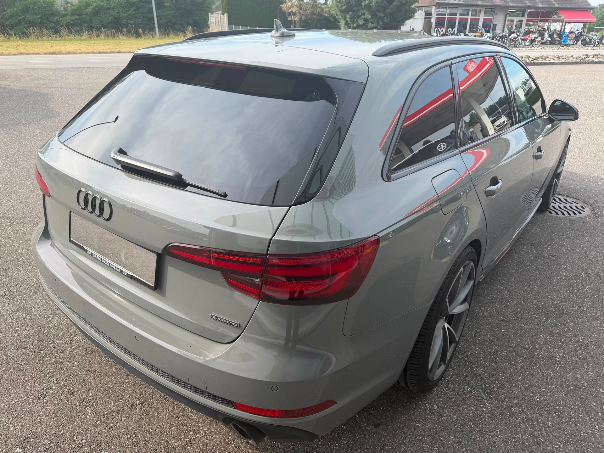 AUDI A4 Avant 2.0 TFSI Sport quattro S-tronic-image-4