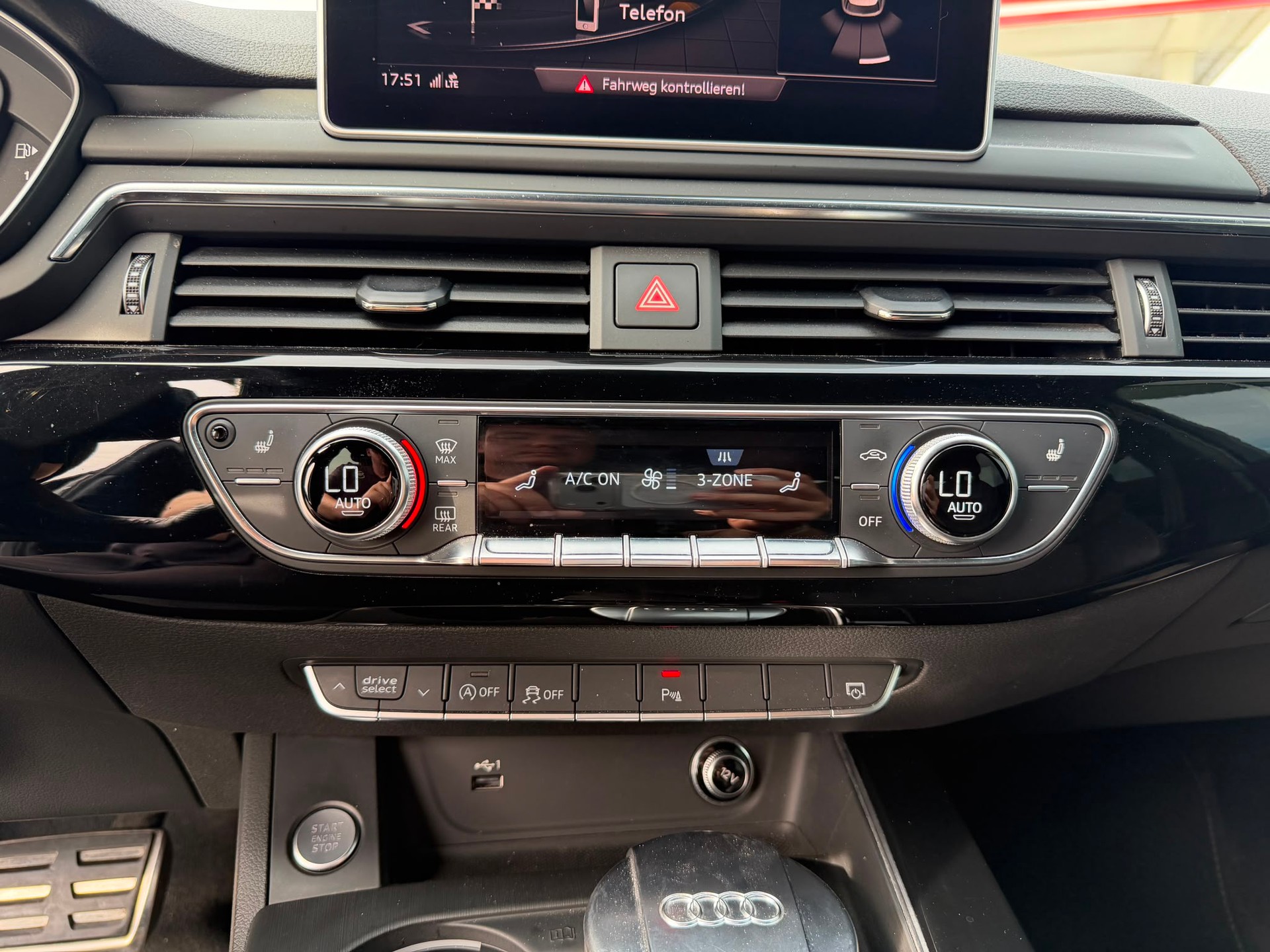 AUDI A4 Avant 2.0 TFSI Sport quattro S-tronic-image-19