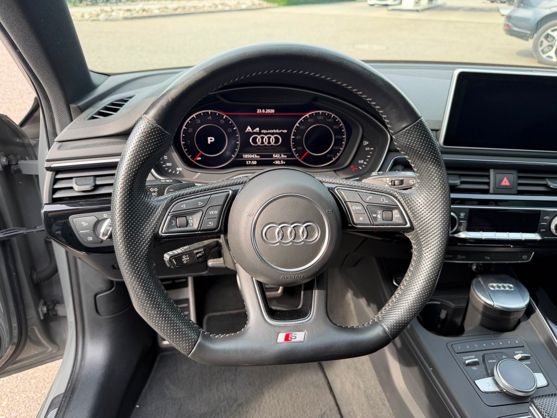 AUDI A4 Avant 2.0 TFSI Sport quattro S-tronic-image-15