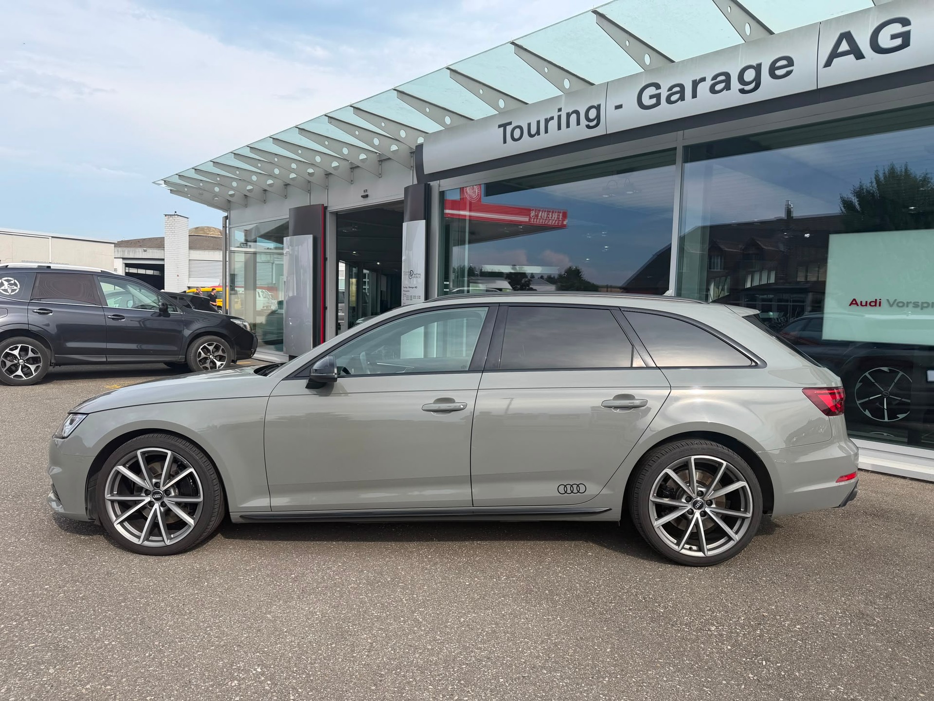 AUDI A4 Avant 2.0 TFSI Sport quattro S-tronic-image-1