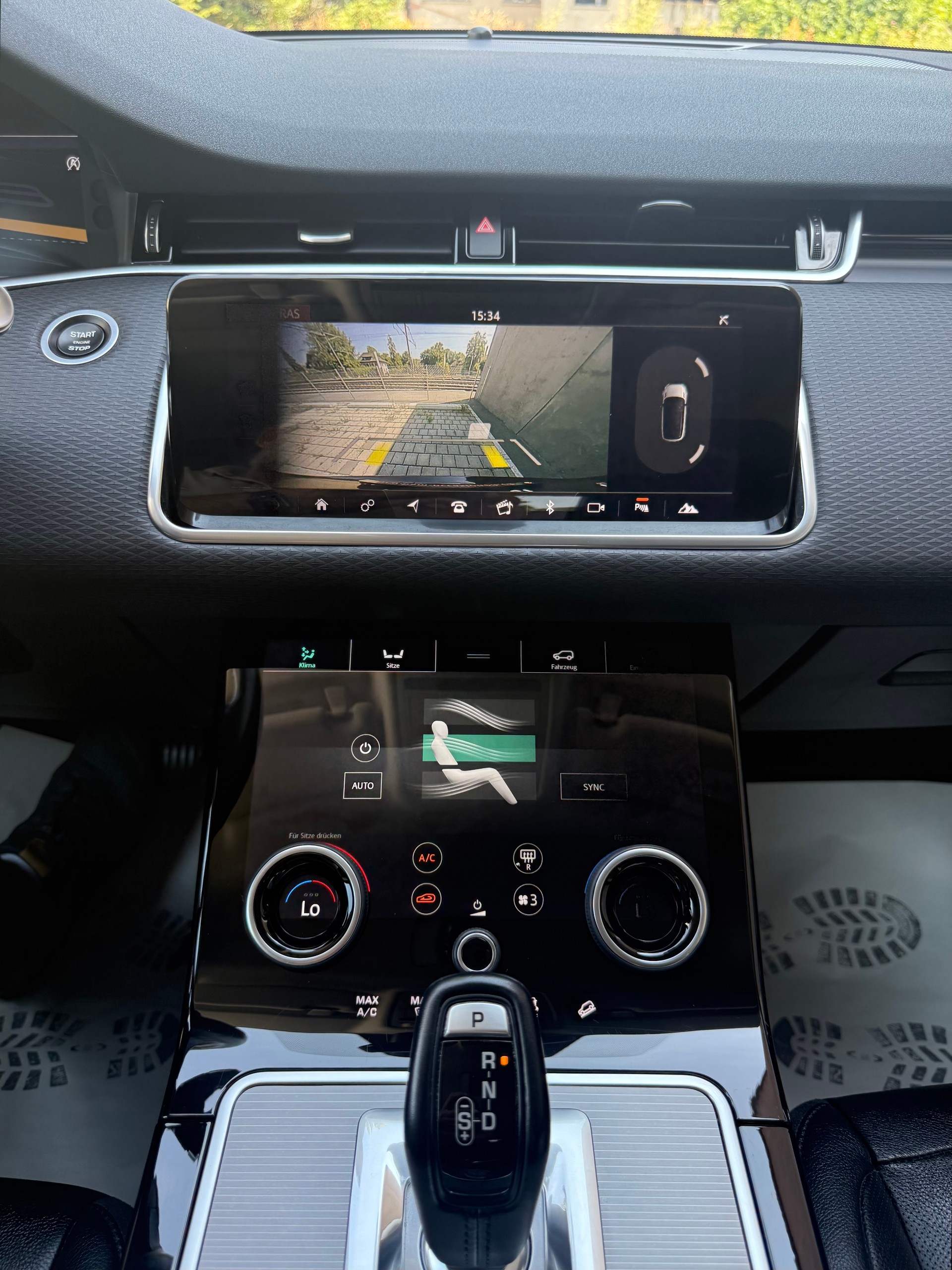 LAND ROVER Range Rover Evoque D AT9-image-6