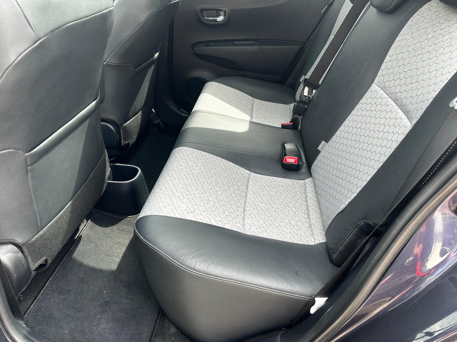 TOYOTA Yaris 1.33 VVT-i Sol Premium-image-10