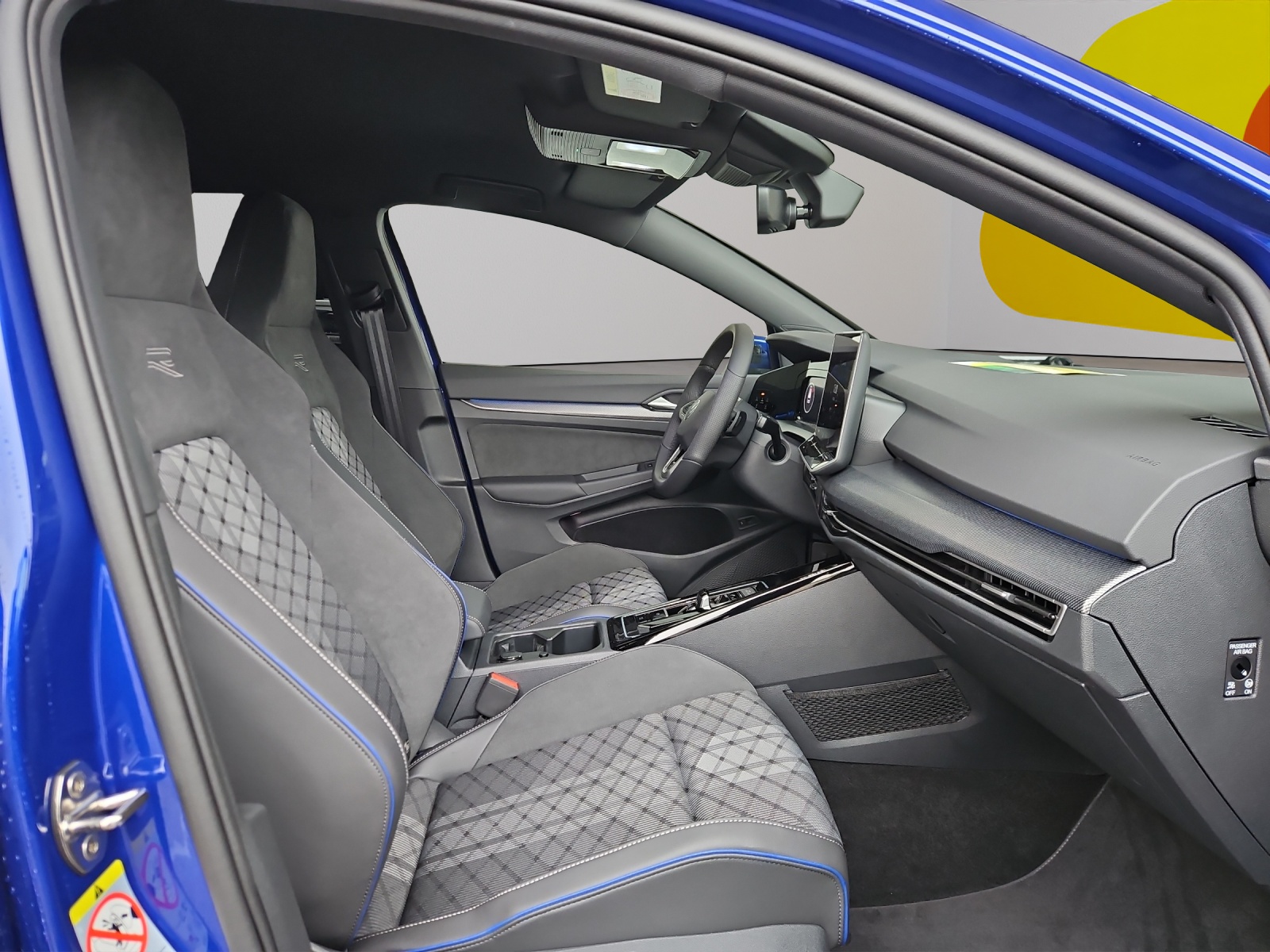 VW Golf Variant 1.5 eTSI mHEV R-Line DSG-image-10